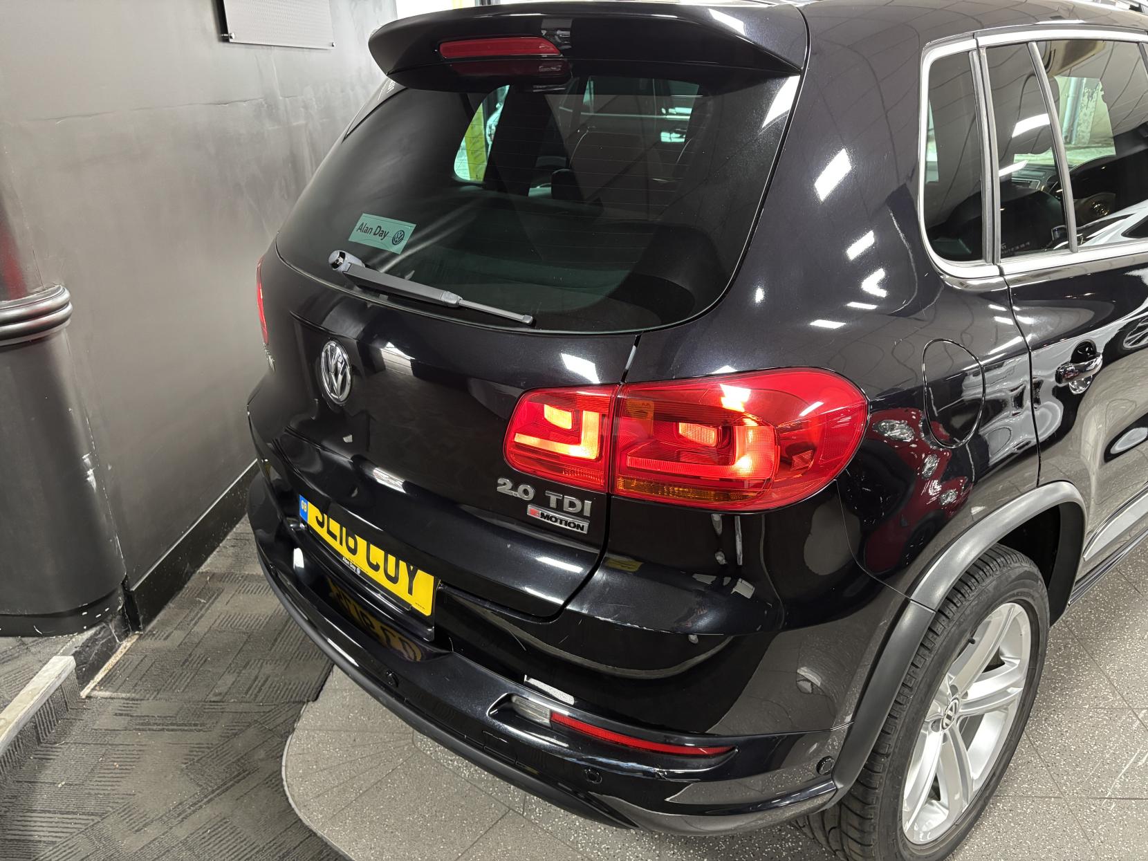 Volkswagen Tiguan 2.0 TDI BlueMotion Tech R-Line Edition SUV 5dr Diesel DSG 4WD Euro 6 (s/s) (150 ps)