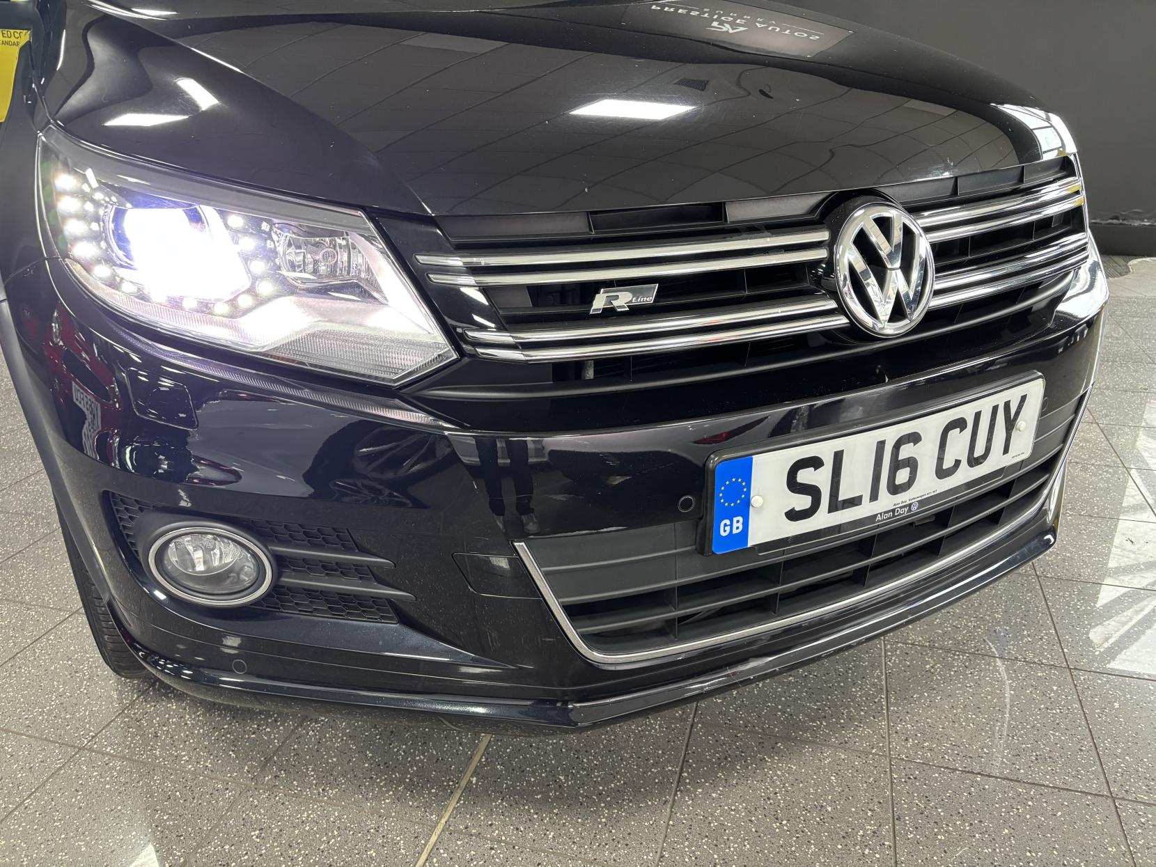 Volkswagen Tiguan 2.0 TDI BlueMotion Tech R-Line Edition SUV 5dr Diesel DSG 4WD Euro 6 (s/s) (150 ps)