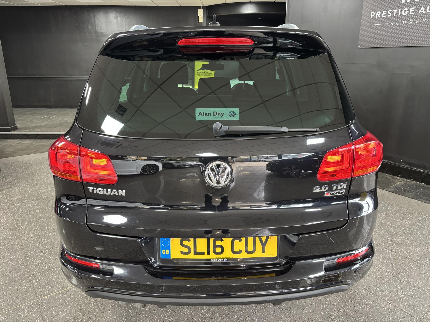 Volkswagen Tiguan 2.0 TDI BlueMotion Tech R-Line Edition SUV 5dr Diesel DSG 4WD Euro 6 (s/s) (150 ps)