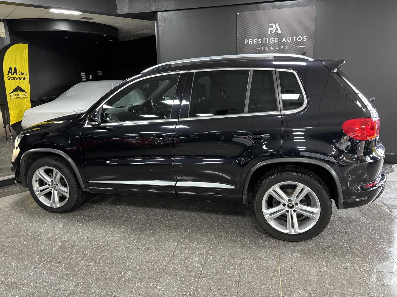 Volkswagen Tiguan 2.0 TDI BlueMotion Tech R-Line Edition SUV 5dr Diesel DSG 4WD Euro 6 (s/s) (150 ps)
