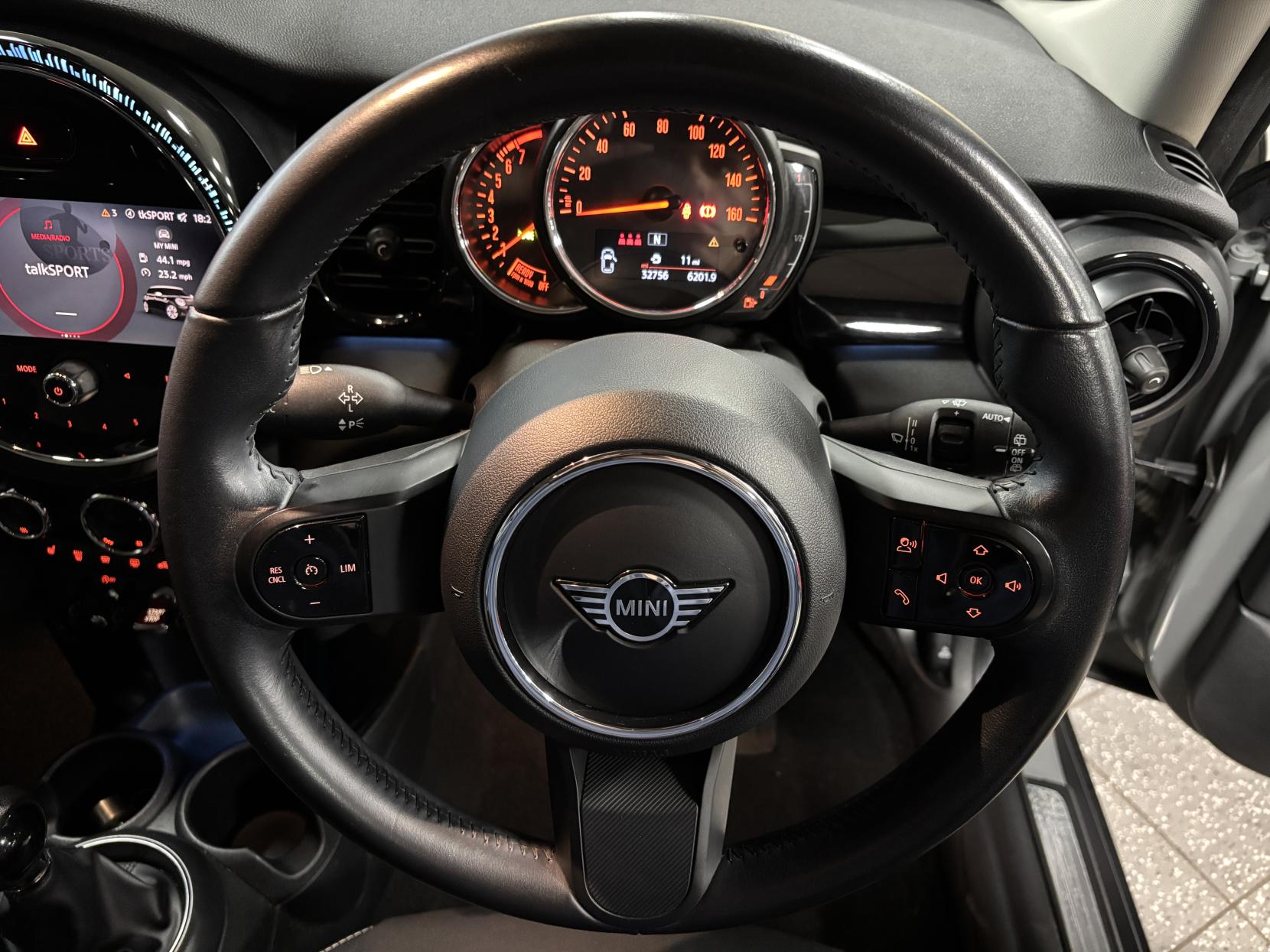 MINI Hatch 1.5 Cooper Classic Hatchback 5dr Petrol Manual Euro 6 (s/s) (136 ps)