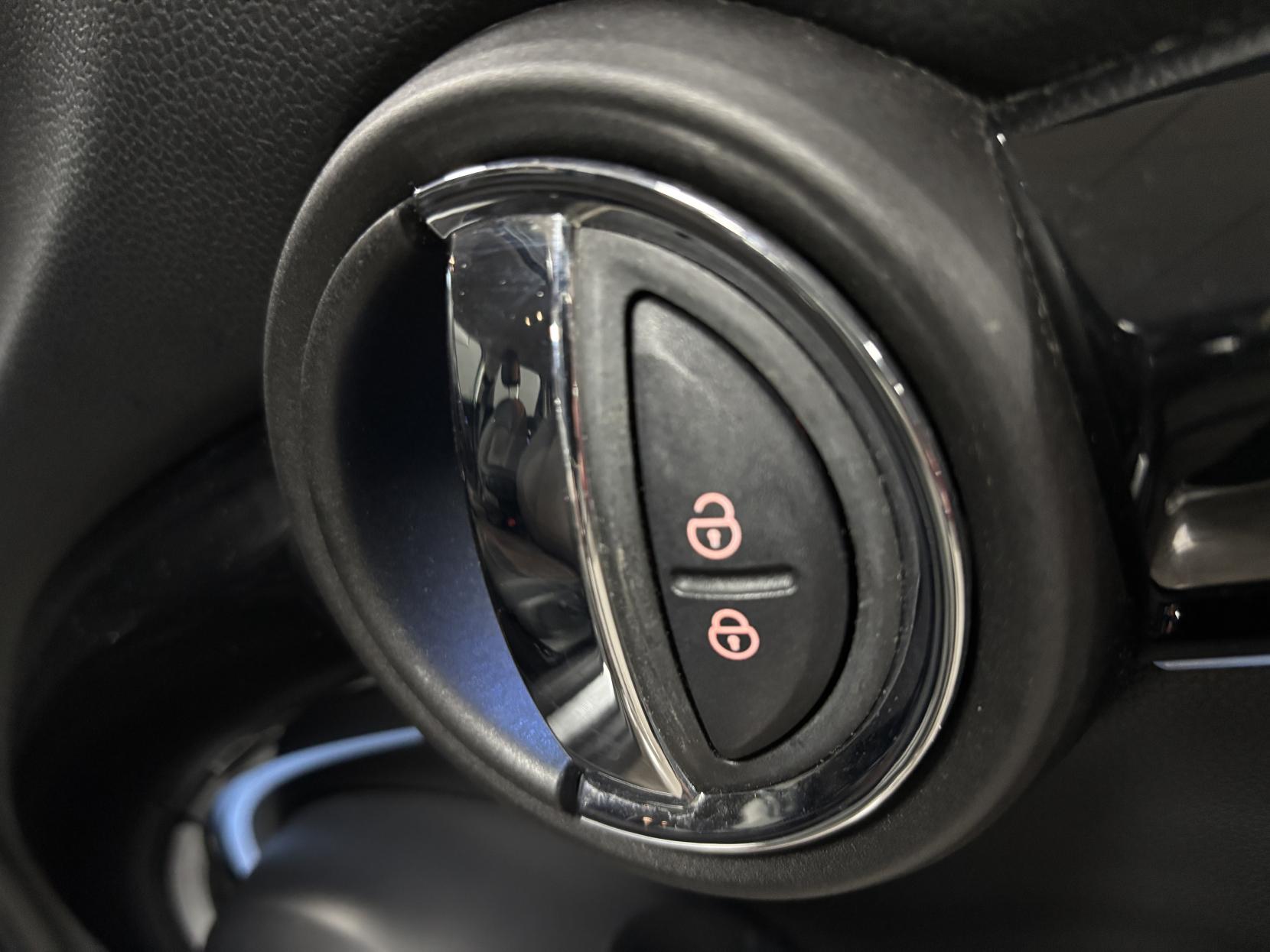 MINI Hatch 1.5 Cooper Classic Hatchback 5dr Petrol Manual Euro 6 (s/s) (136 ps)