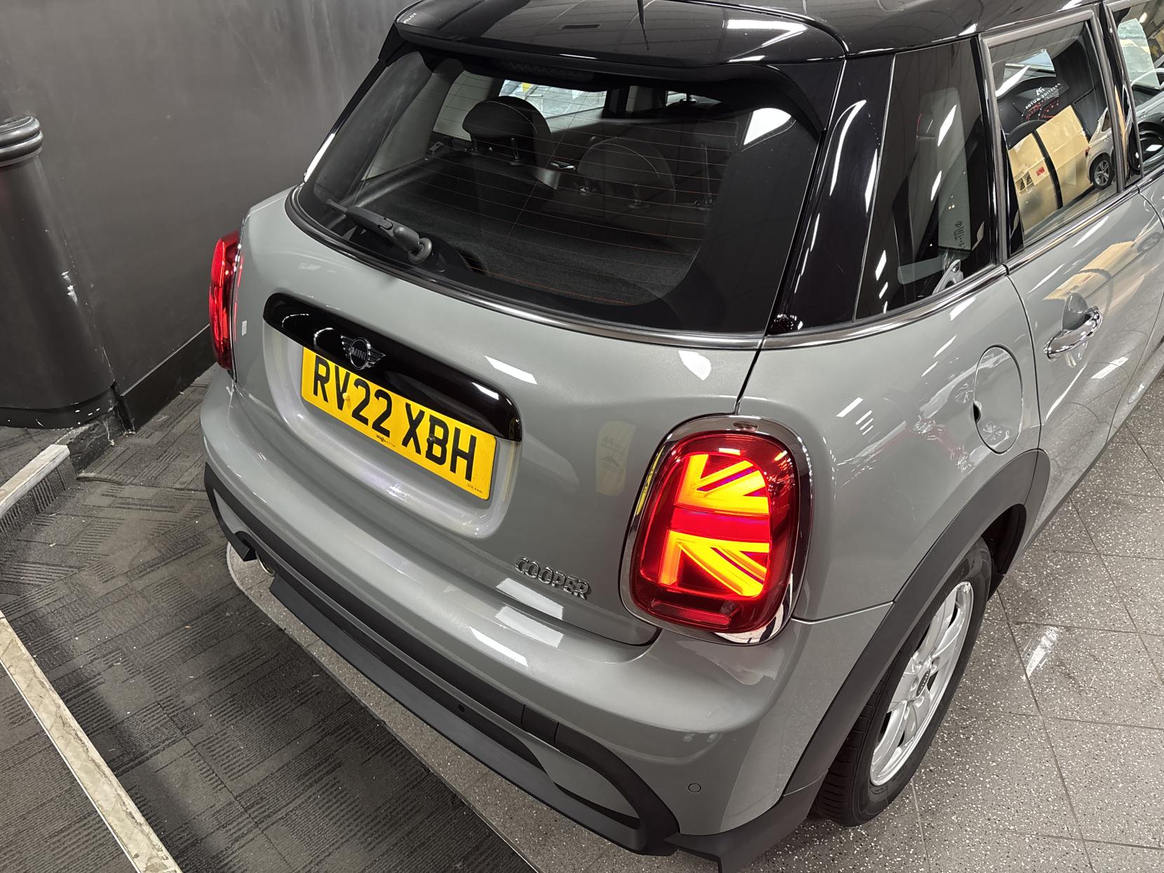MINI Hatch 1.5 Cooper Classic Hatchback 5dr Petrol Manual Euro 6 (s/s) (136 ps)