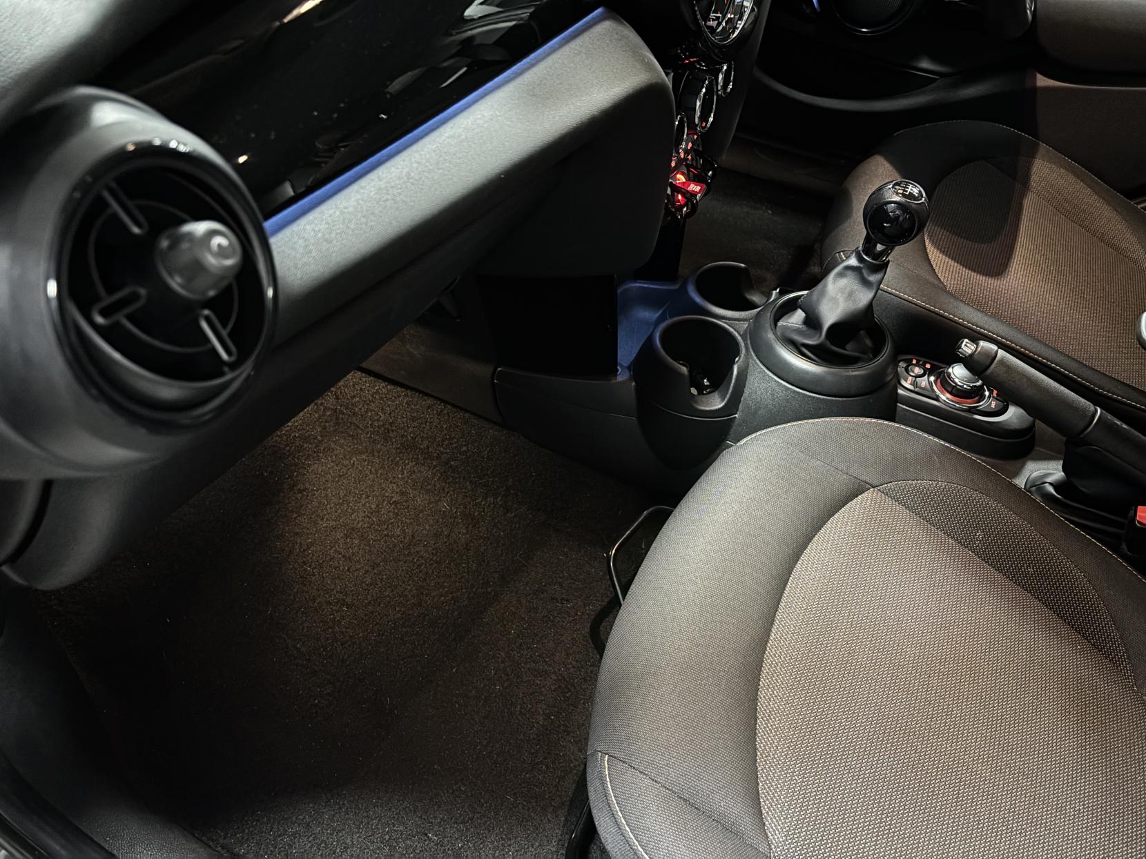 MINI Hatch 1.5 Cooper Classic Hatchback 5dr Petrol Manual Euro 6 (s/s) (136 ps)