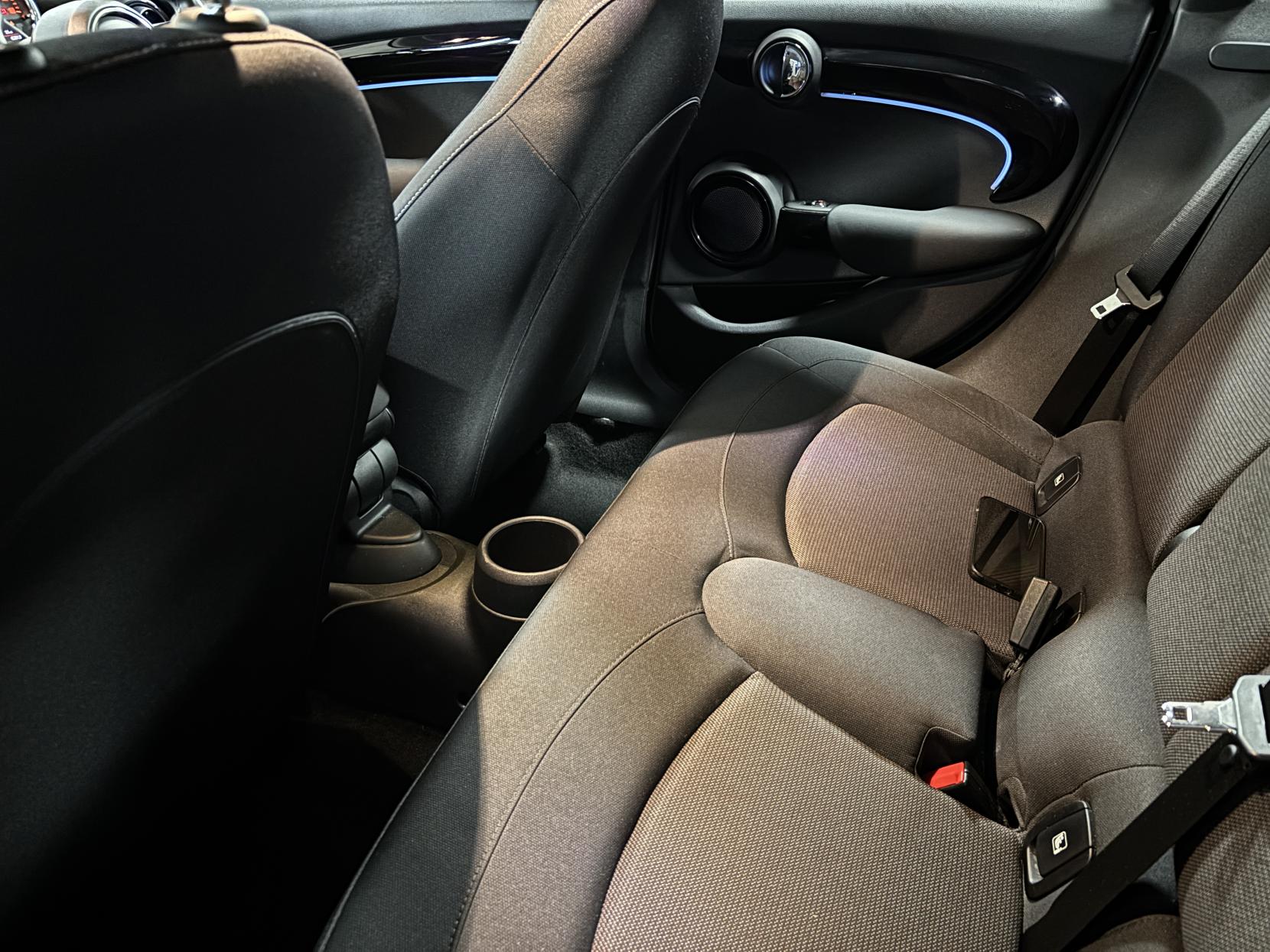 MINI Hatch 1.5 Cooper Classic Hatchback 5dr Petrol Manual Euro 6 (s/s) (136 ps)