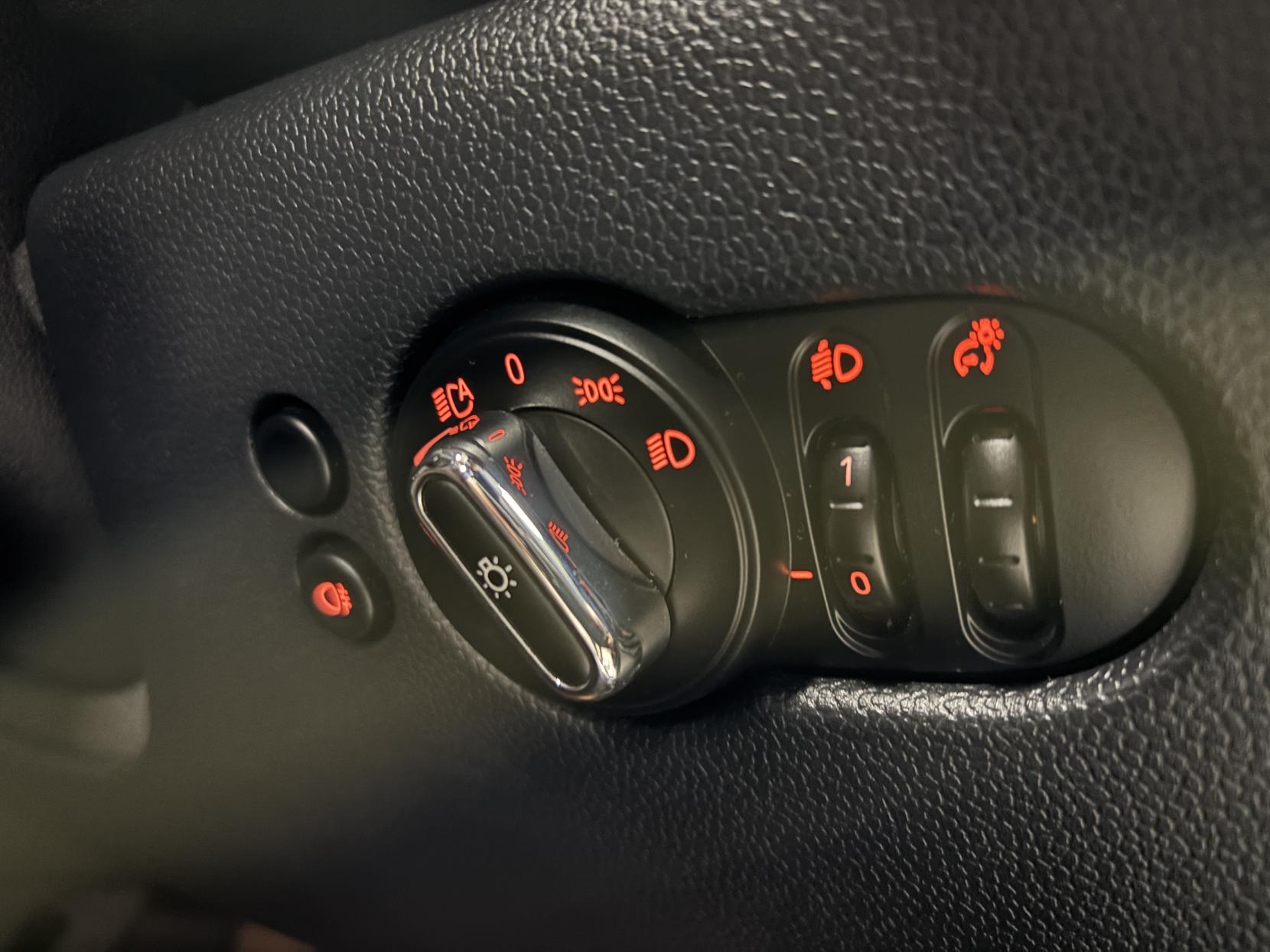 MINI Hatch 1.5 Cooper Classic Hatchback 5dr Petrol Manual Euro 6 (s/s) (136 ps)