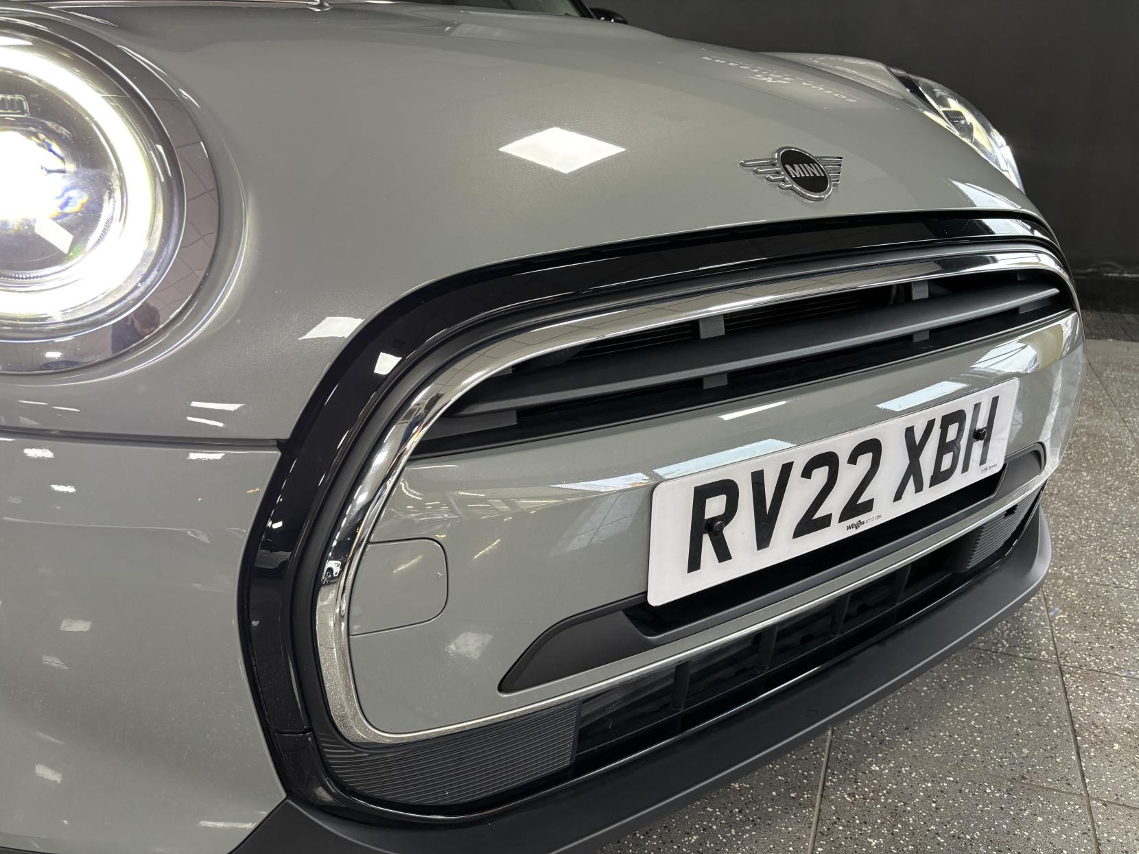 MINI Hatch 1.5 Cooper Classic Hatchback 5dr Petrol Manual Euro 6 (s/s) (136 ps)