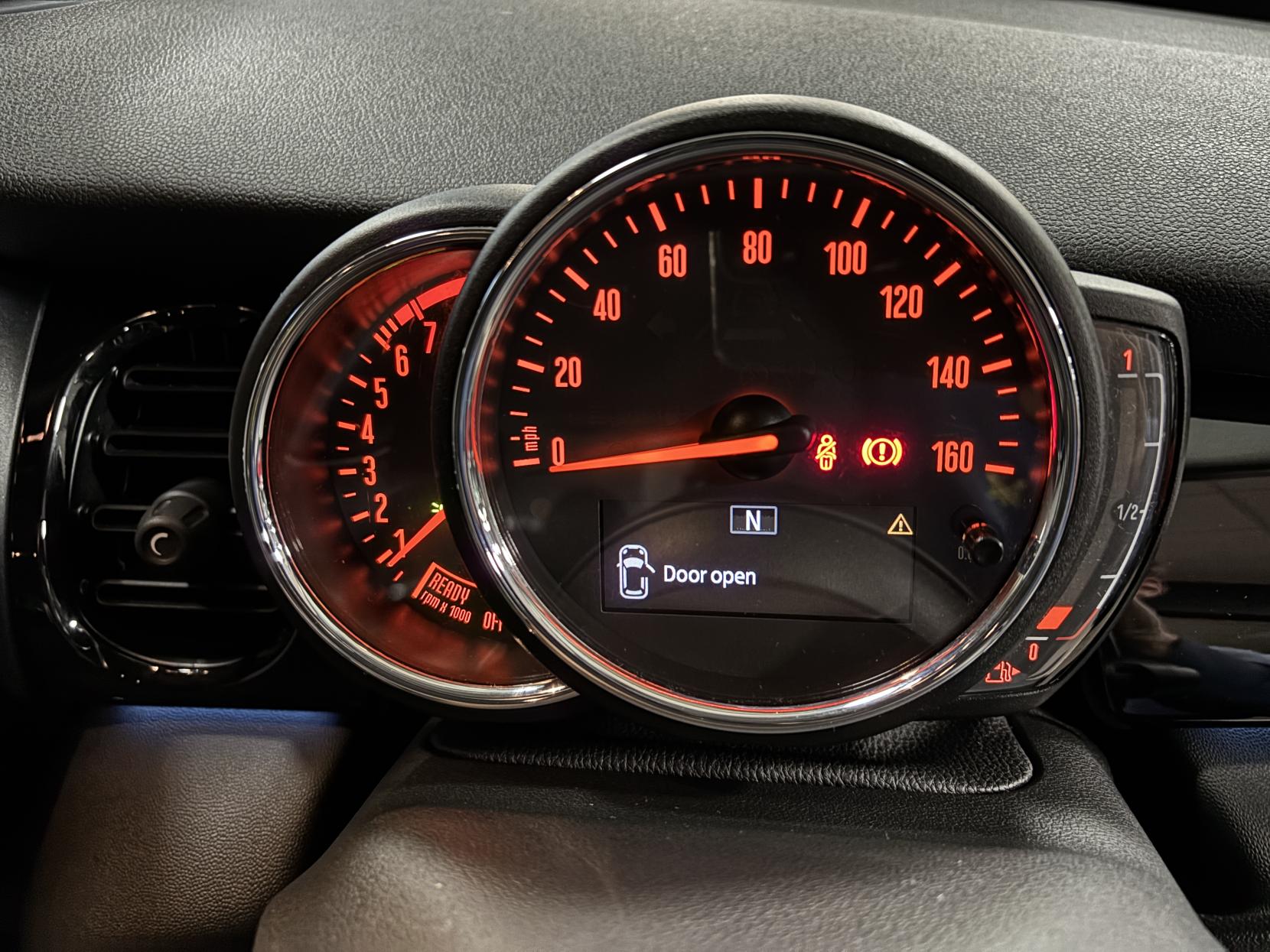 MINI Hatch 1.5 Cooper Classic Hatchback 5dr Petrol Manual Euro 6 (s/s) (136 ps)