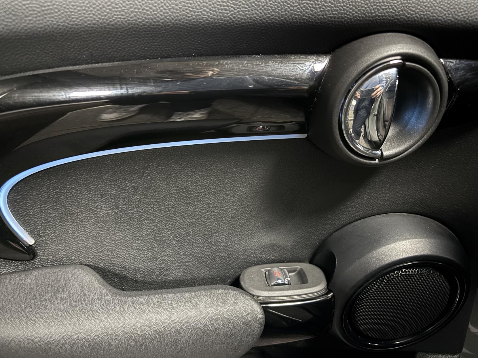 MINI Hatch 1.5 Cooper Classic Hatchback 5dr Petrol Manual Euro 6 (s/s) (136 ps)