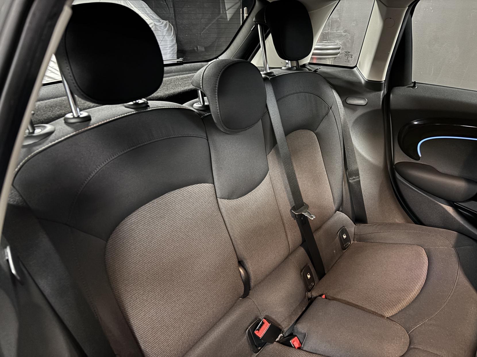 MINI Hatch 1.5 Cooper Classic Hatchback 5dr Petrol Manual Euro 6 (s/s) (136 ps)