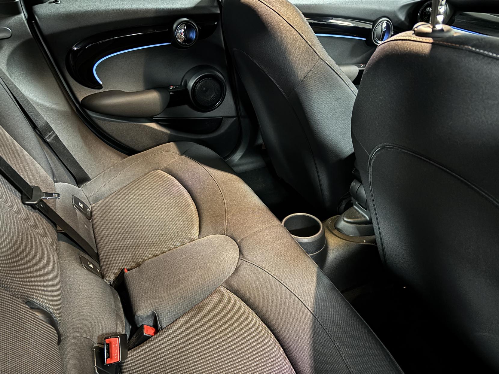 MINI Hatch 1.5 Cooper Classic Hatchback 5dr Petrol Manual Euro 6 (s/s) (136 ps)