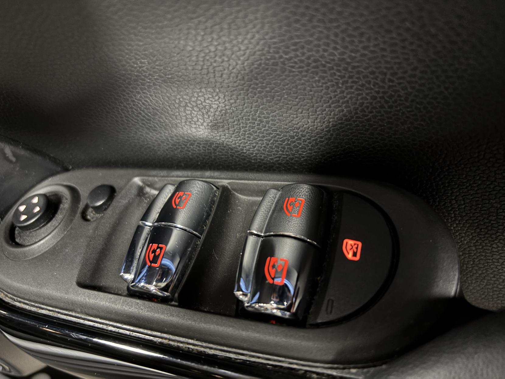 MINI Hatch 1.5 Cooper Classic Hatchback 5dr Petrol Manual Euro 6 (s/s) (136 ps)