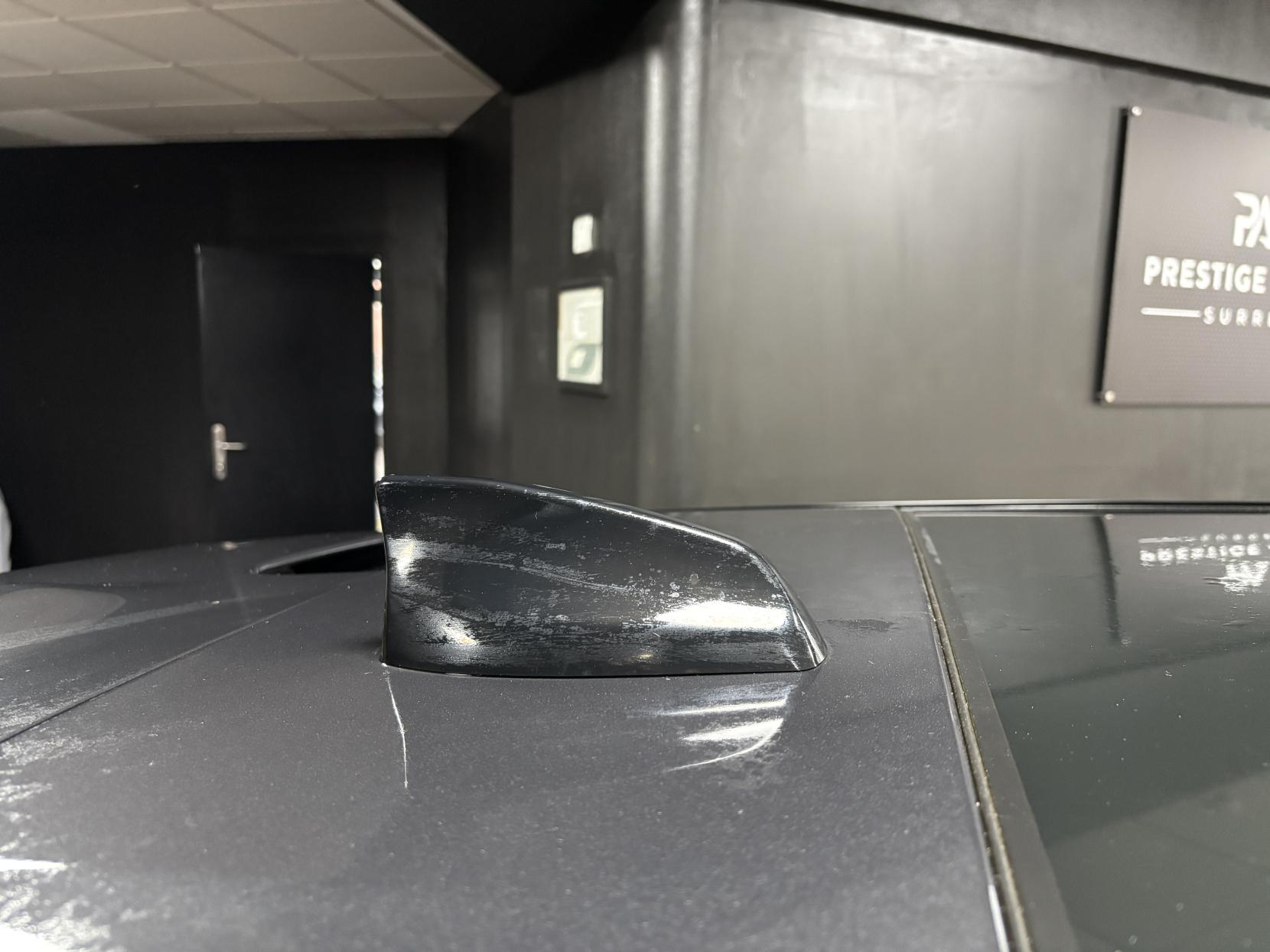 Land Rover Range Rover Velar 2.0 P300 R-Dynamic S SUV 5dr Petrol Auto 4WD Euro 6 (s/s) (300 ps)