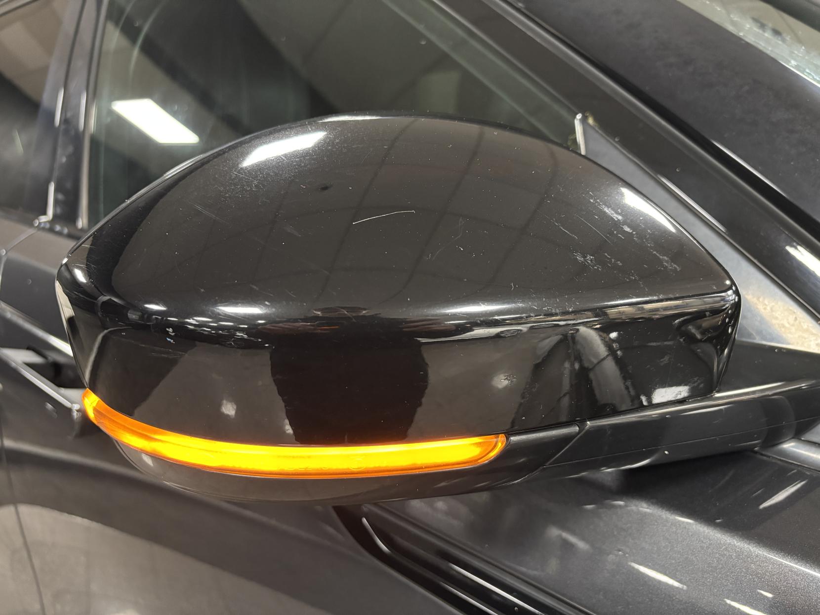 Land Rover Range Rover Velar 2.0 P300 R-Dynamic S SUV 5dr Petrol Auto 4WD Euro 6 (s/s) (300 ps)