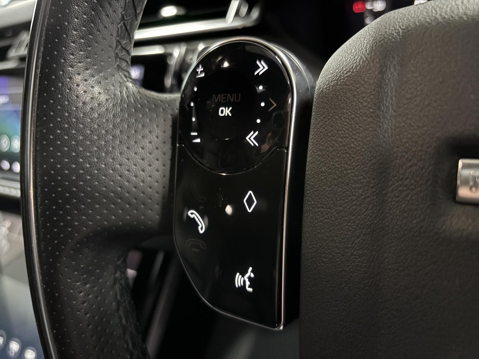 Land Rover Range Rover Velar 2.0 P300 R-Dynamic S SUV 5dr Petrol Auto 4WD Euro 6 (s/s) (300 ps)