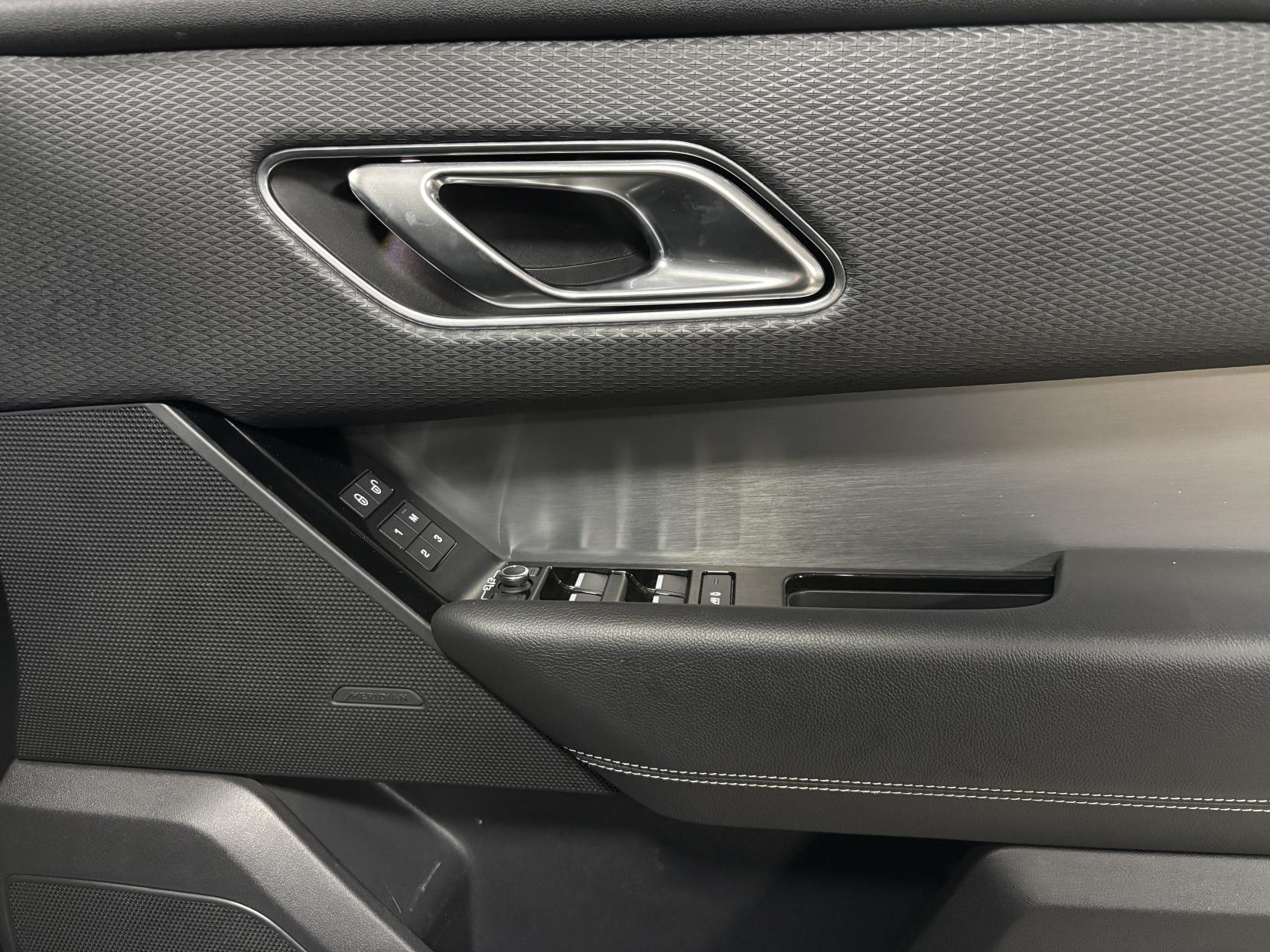 Land Rover Range Rover Velar 2.0 P300 R-Dynamic S SUV 5dr Petrol Auto 4WD Euro 6 (s/s) (300 ps)