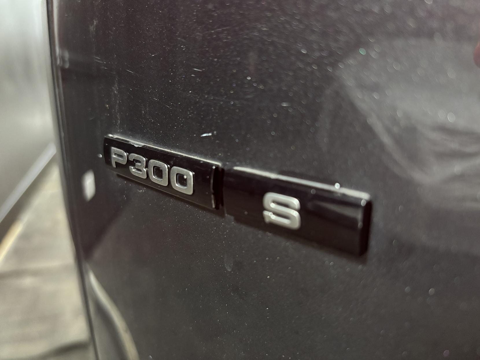 Land Rover Range Rover Velar 2.0 P300 R-Dynamic S SUV 5dr Petrol Auto 4WD Euro 6 (s/s) (300 ps)