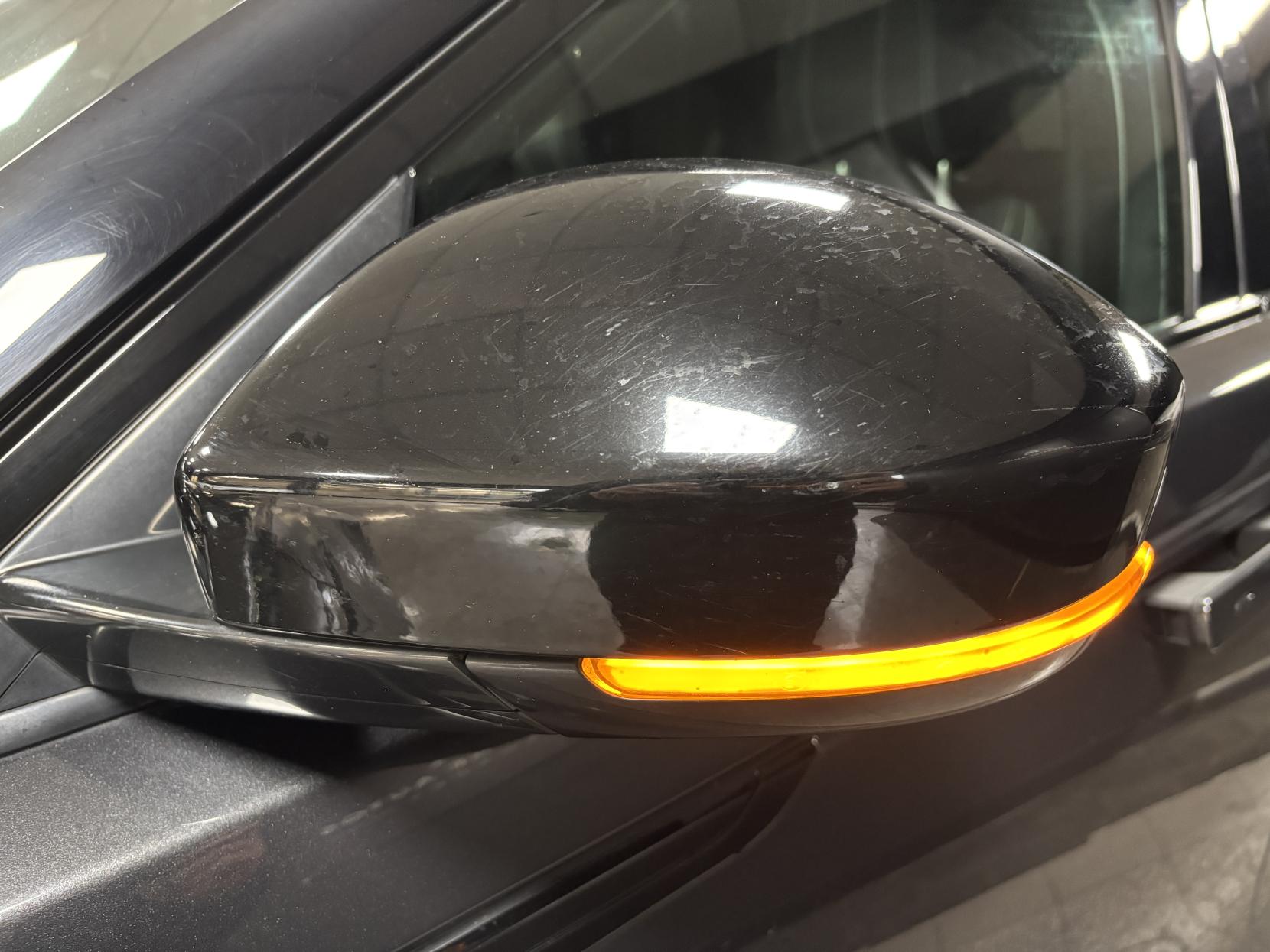 Land Rover Range Rover Velar 2.0 P300 R-Dynamic S SUV 5dr Petrol Auto 4WD Euro 6 (s/s) (300 ps)