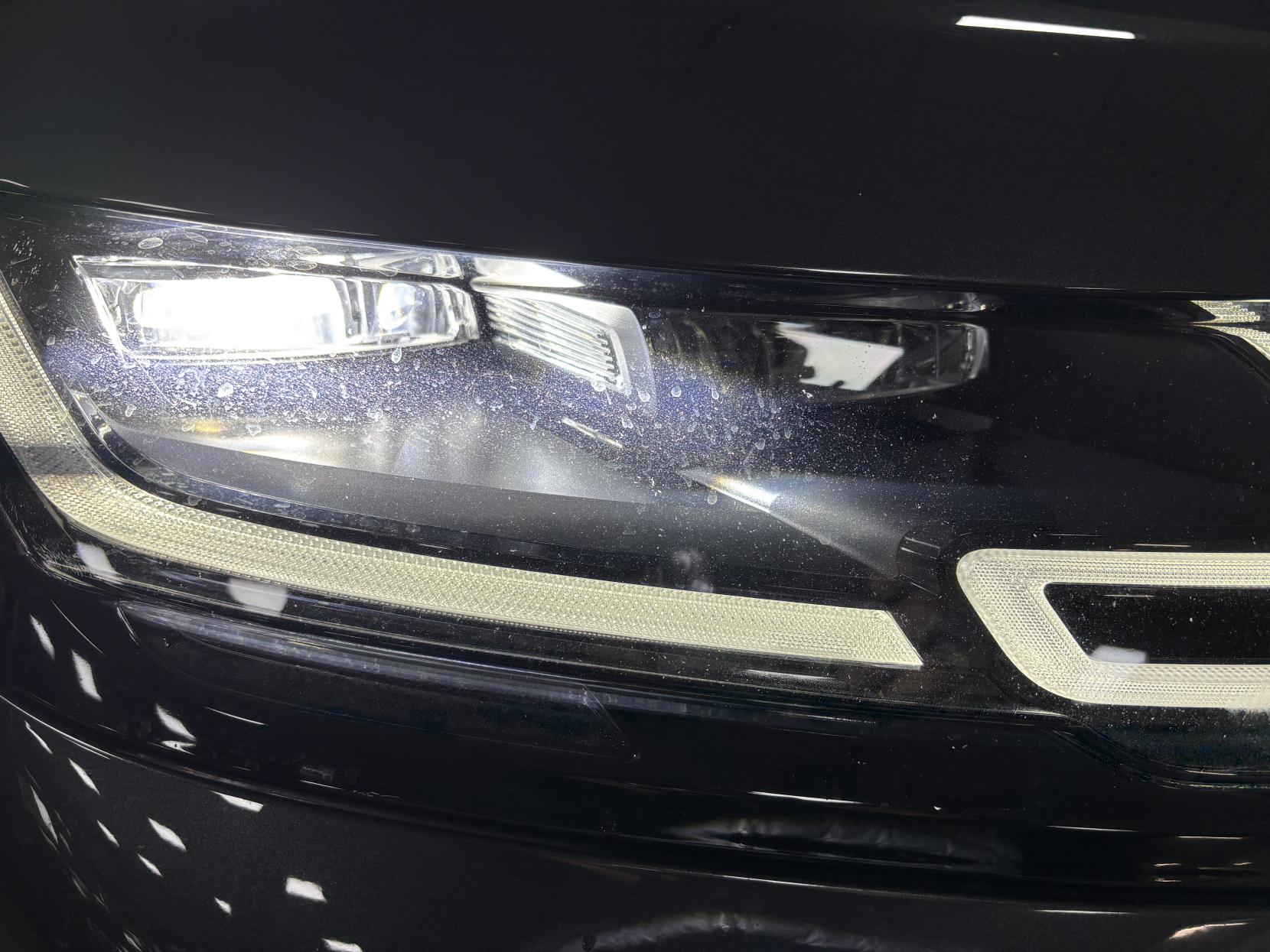 Land Rover Range Rover Velar 2.0 P300 R-Dynamic S SUV 5dr Petrol Auto 4WD Euro 6 (s/s) (300 ps)