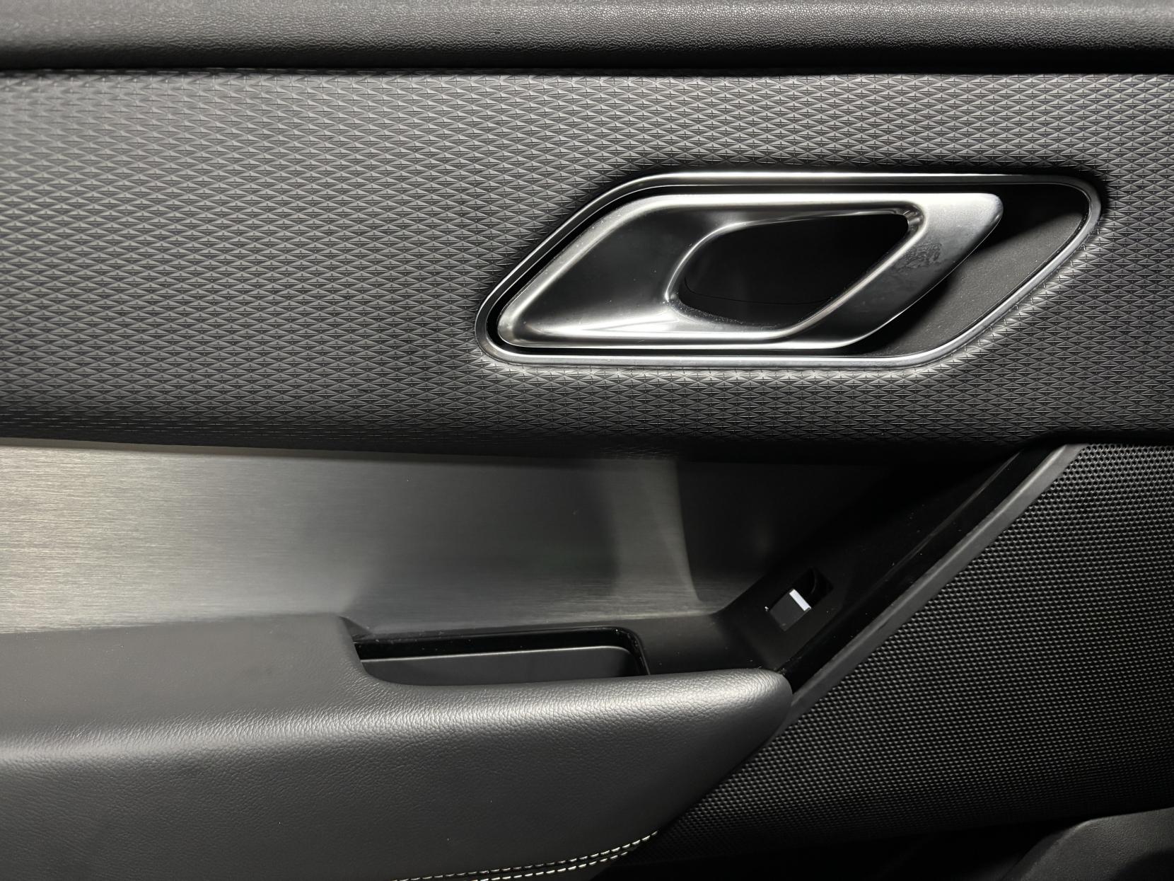 Land Rover Range Rover Velar 2.0 P300 R-Dynamic S SUV 5dr Petrol Auto 4WD Euro 6 (s/s) (300 ps)