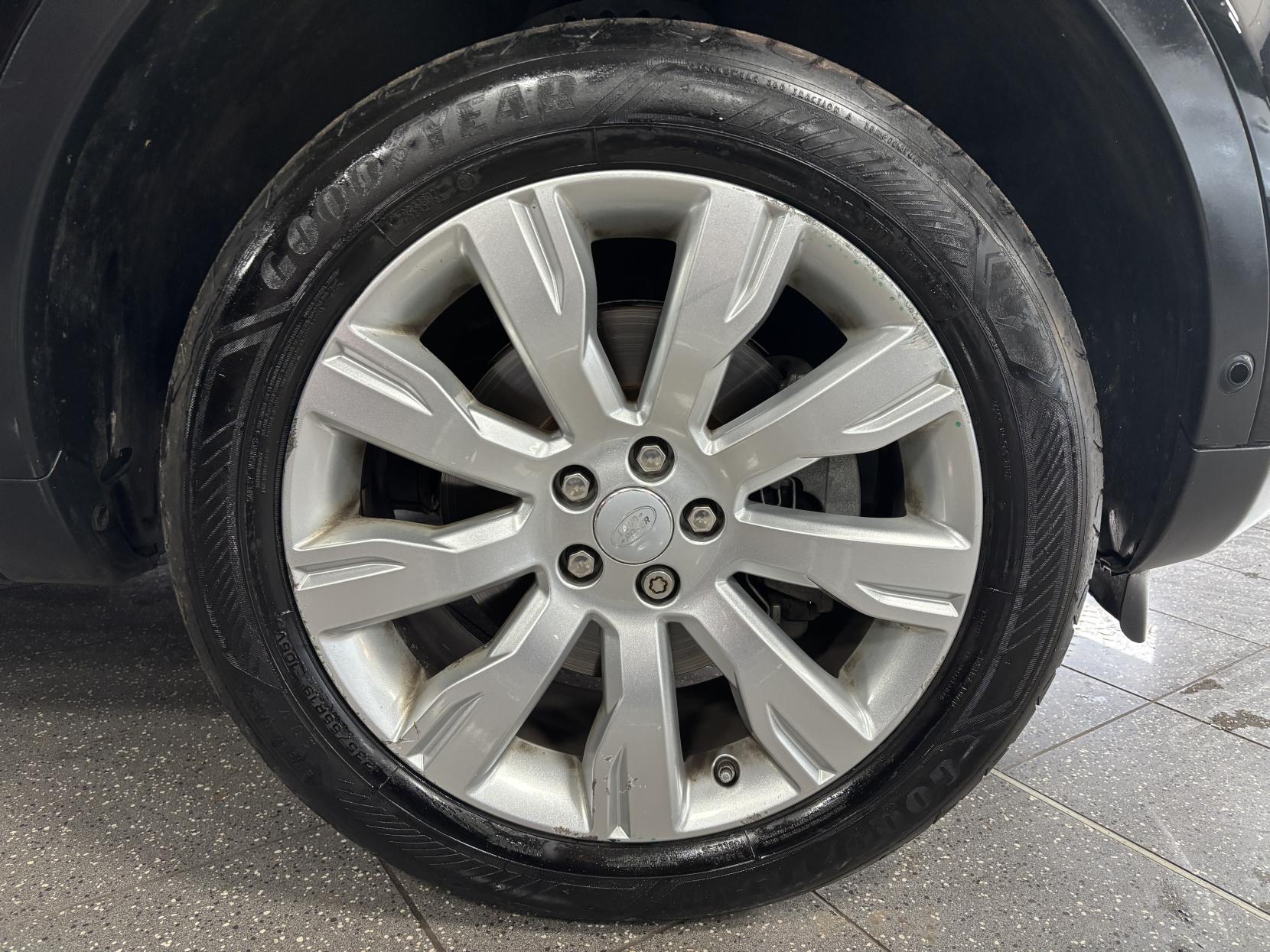 Land Rover Discovery Sport 2.0 TD4 HSE Luxury SUV 5dr Diesel Auto 4WD Euro 6 (s/s) (180 ps)