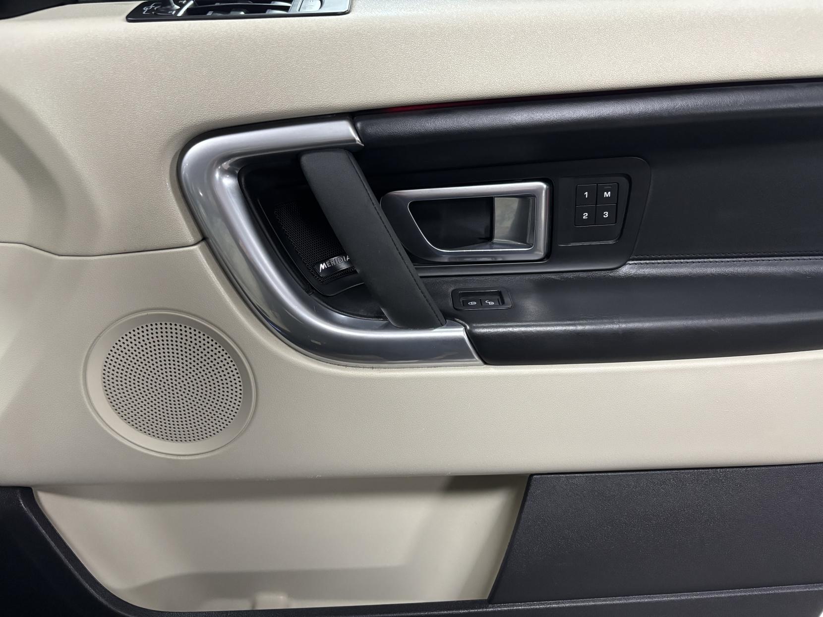 Land Rover Discovery Sport 2.0 TD4 HSE Luxury SUV 5dr Diesel Auto 4WD Euro 6 (s/s) (180 ps)