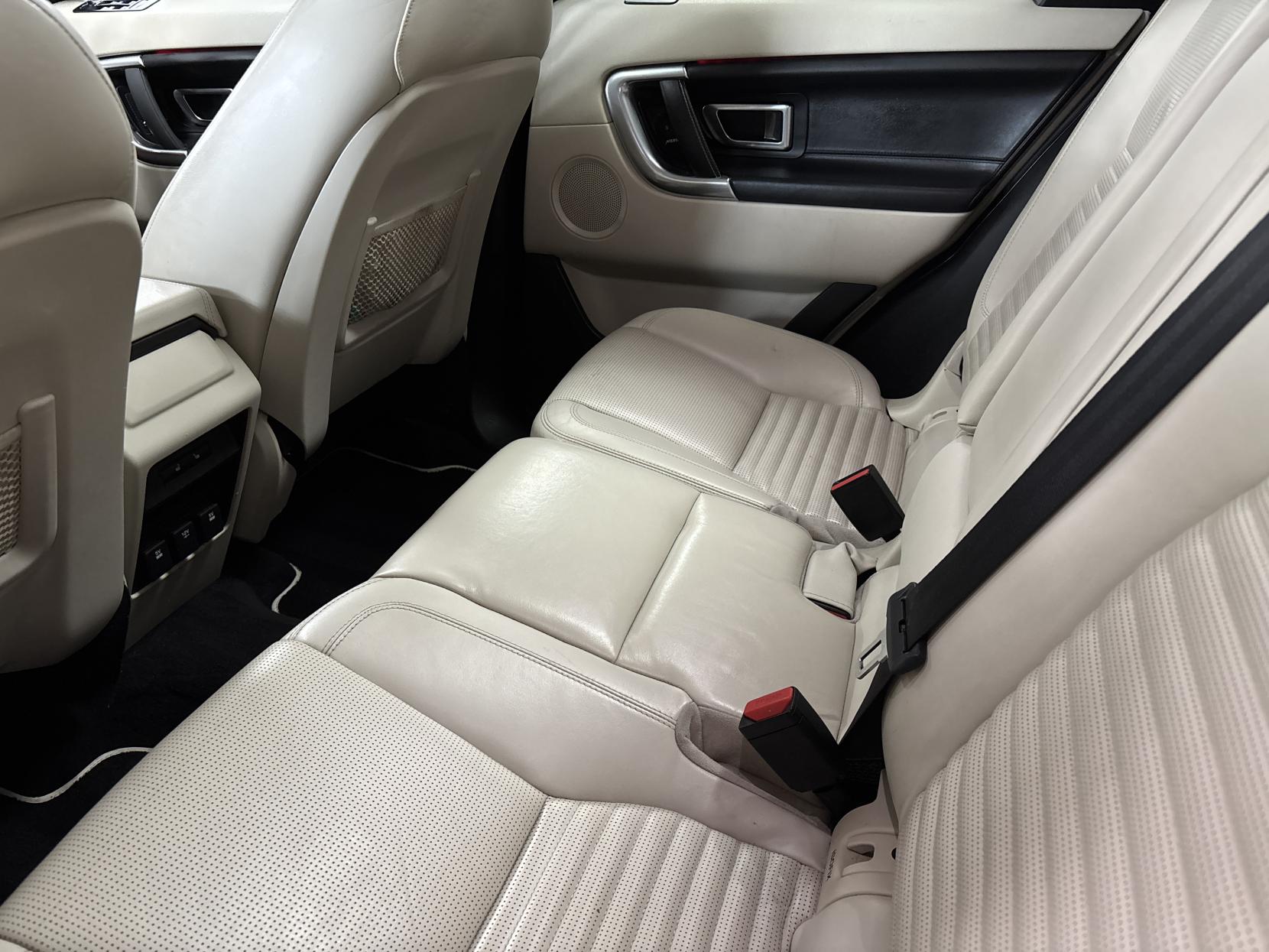 Land Rover Discovery Sport 2.0 TD4 HSE Luxury SUV 5dr Diesel Auto 4WD Euro 6 (s/s) (180 ps)