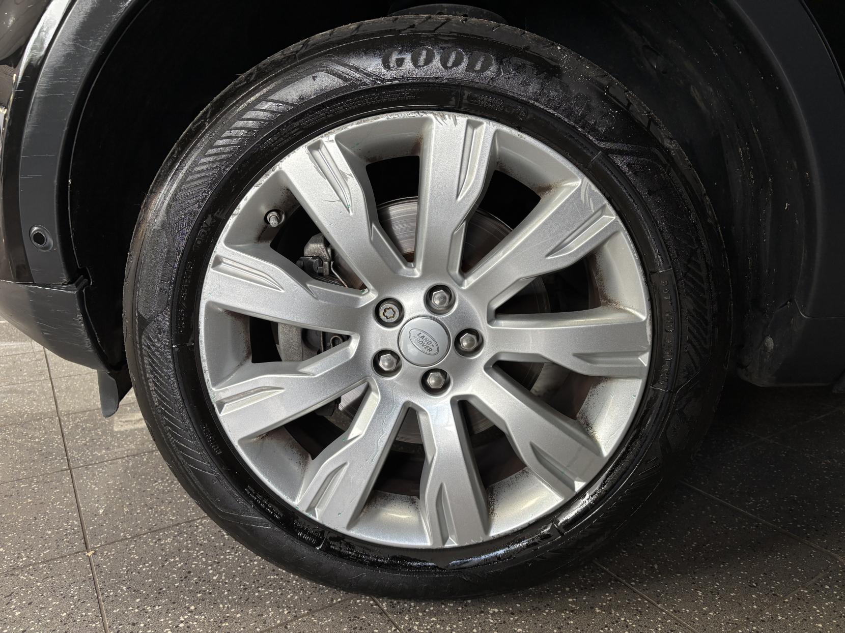 Land Rover Discovery Sport 2.0 TD4 HSE Luxury SUV 5dr Diesel Auto 4WD Euro 6 (s/s) (180 ps)