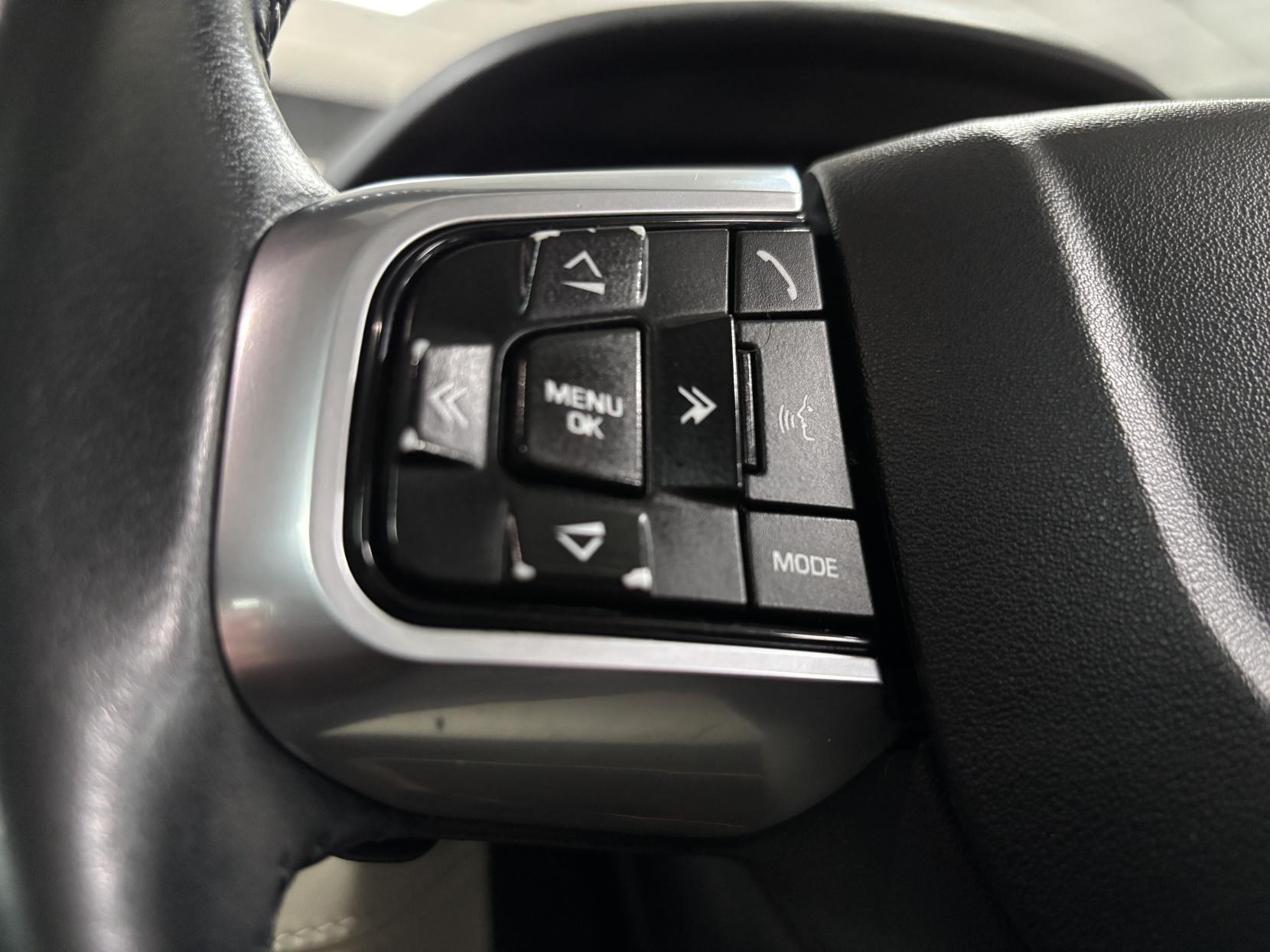 Land Rover Discovery Sport 2.0 TD4 HSE Luxury SUV 5dr Diesel Auto 4WD Euro 6 (s/s) (180 ps)