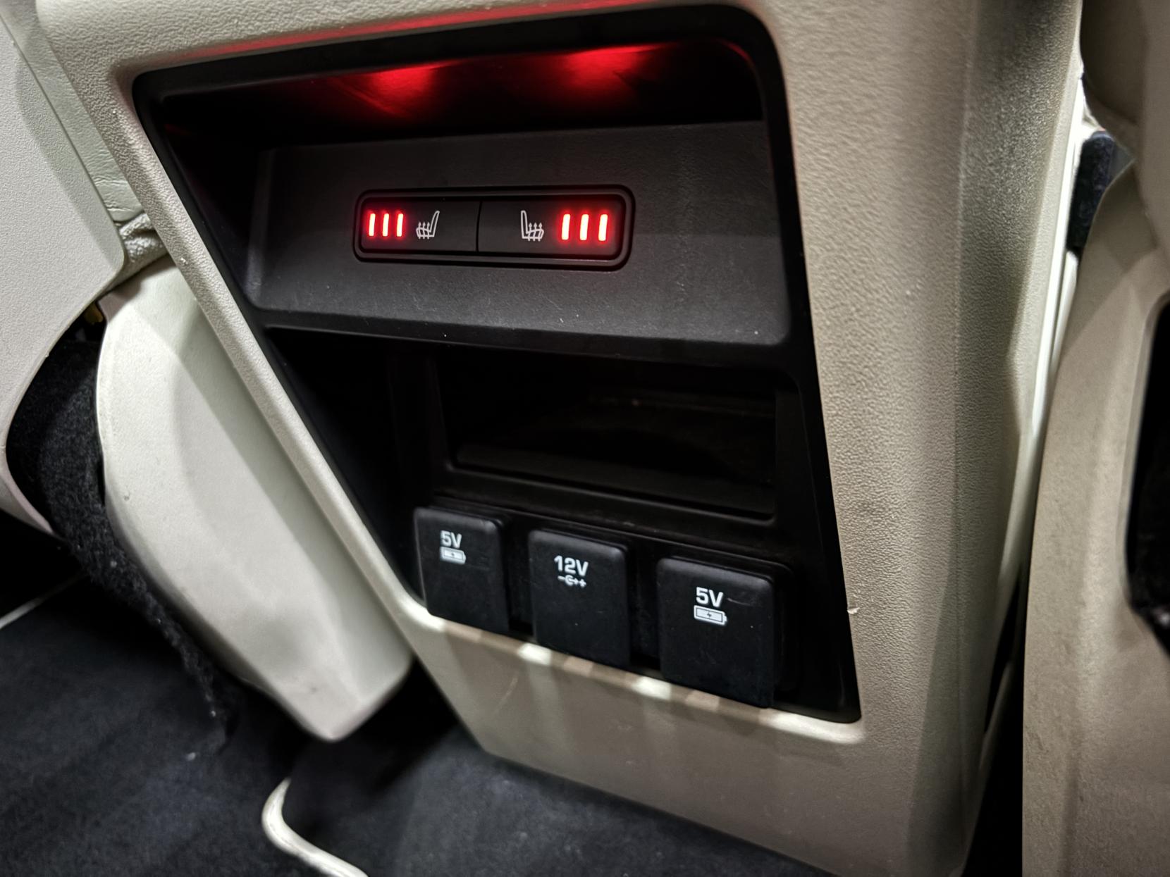 Land Rover Discovery Sport 2.0 TD4 HSE Luxury SUV 5dr Diesel Auto 4WD Euro 6 (s/s) (180 ps)