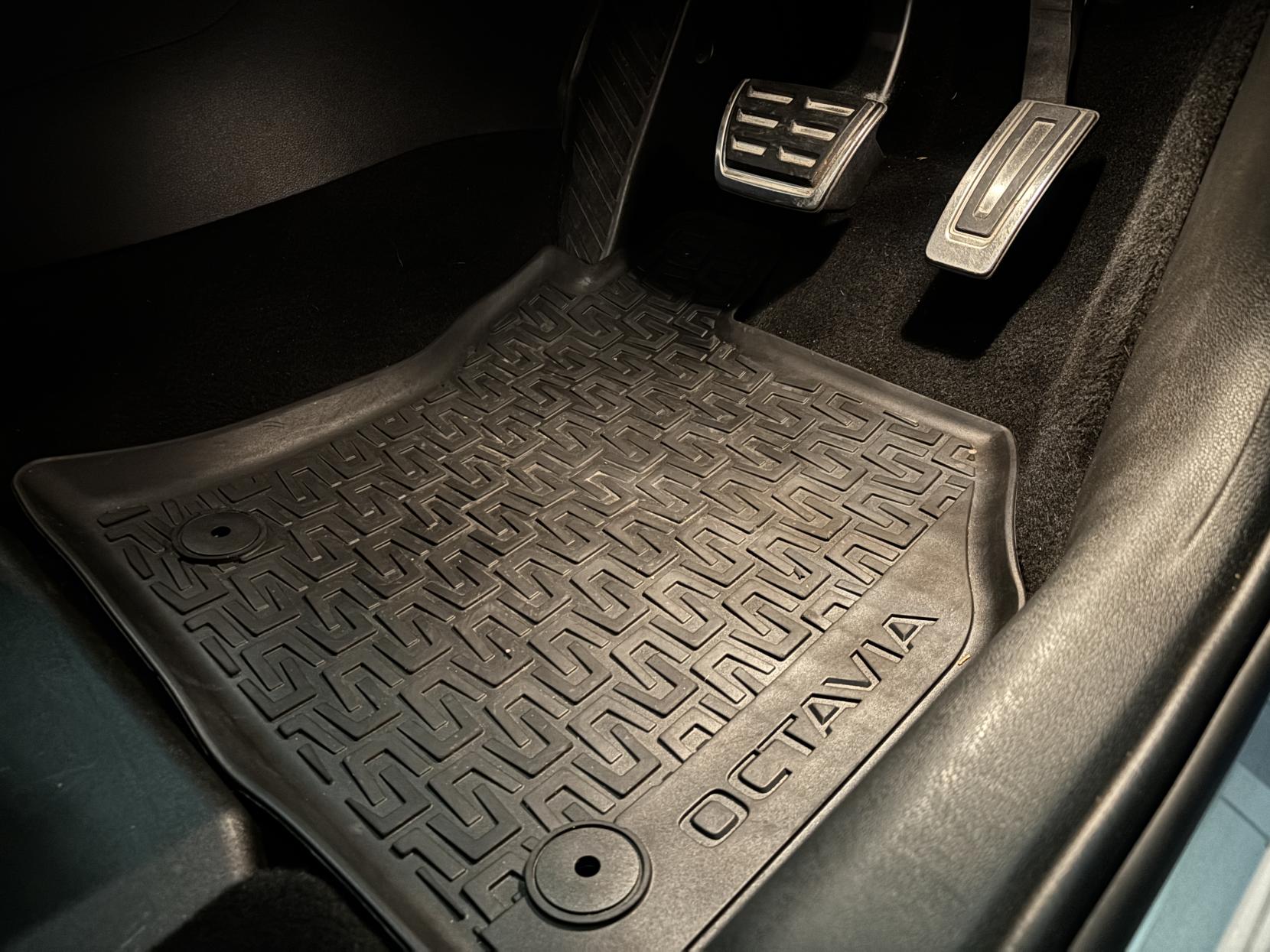 Skoda Octavia 2.0 TSI GPF vRS Hatchback 5dr Petrol DSG Euro 6 (s/s) (245 ps)