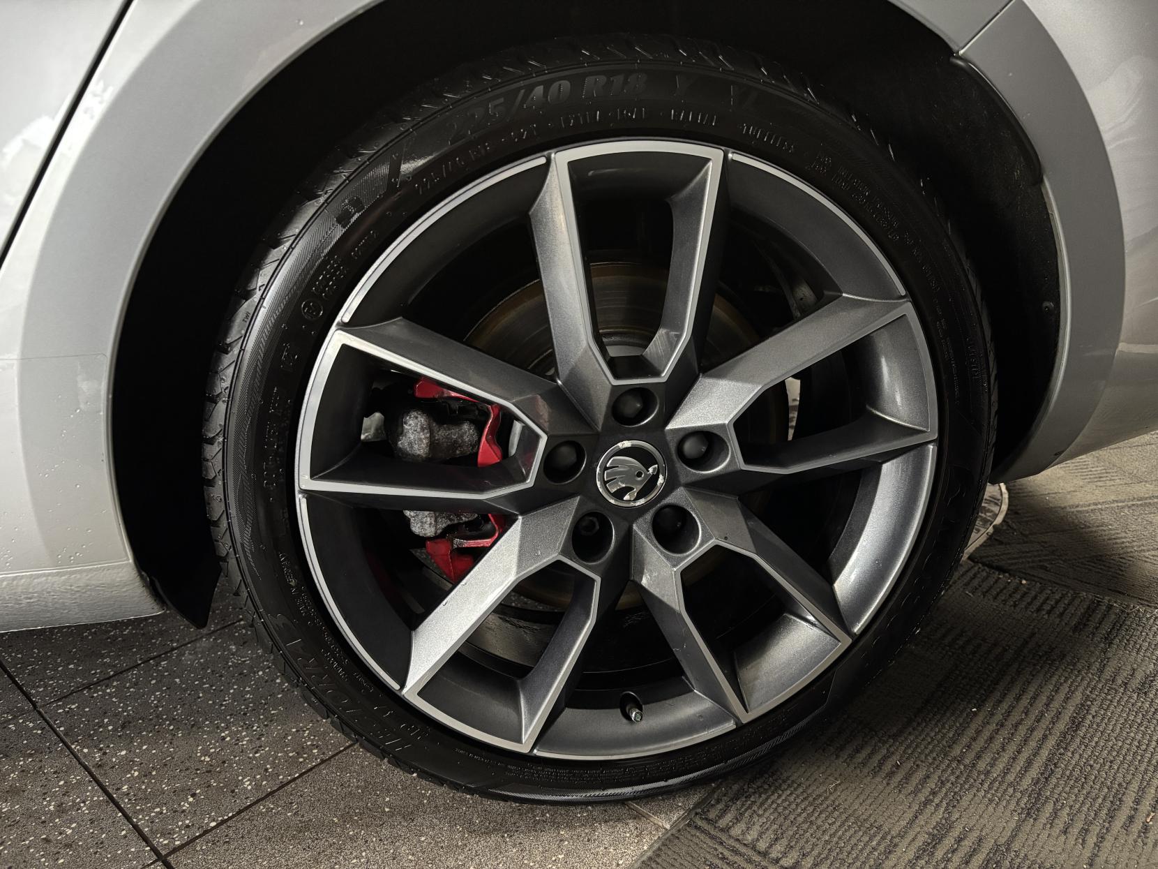 Skoda Octavia 2.0 TSI GPF vRS Hatchback 5dr Petrol DSG Euro 6 (s/s) (245 ps)