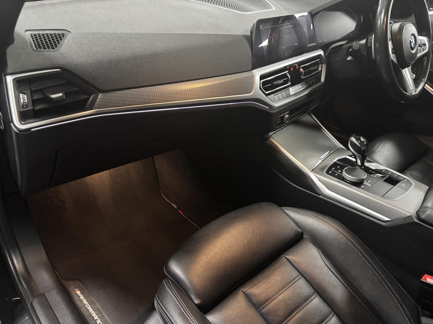 BMW 3 Series 2.0 330i M Sport Saloon 4dr Petrol Auto Euro 6 (s/s) (258 ps)