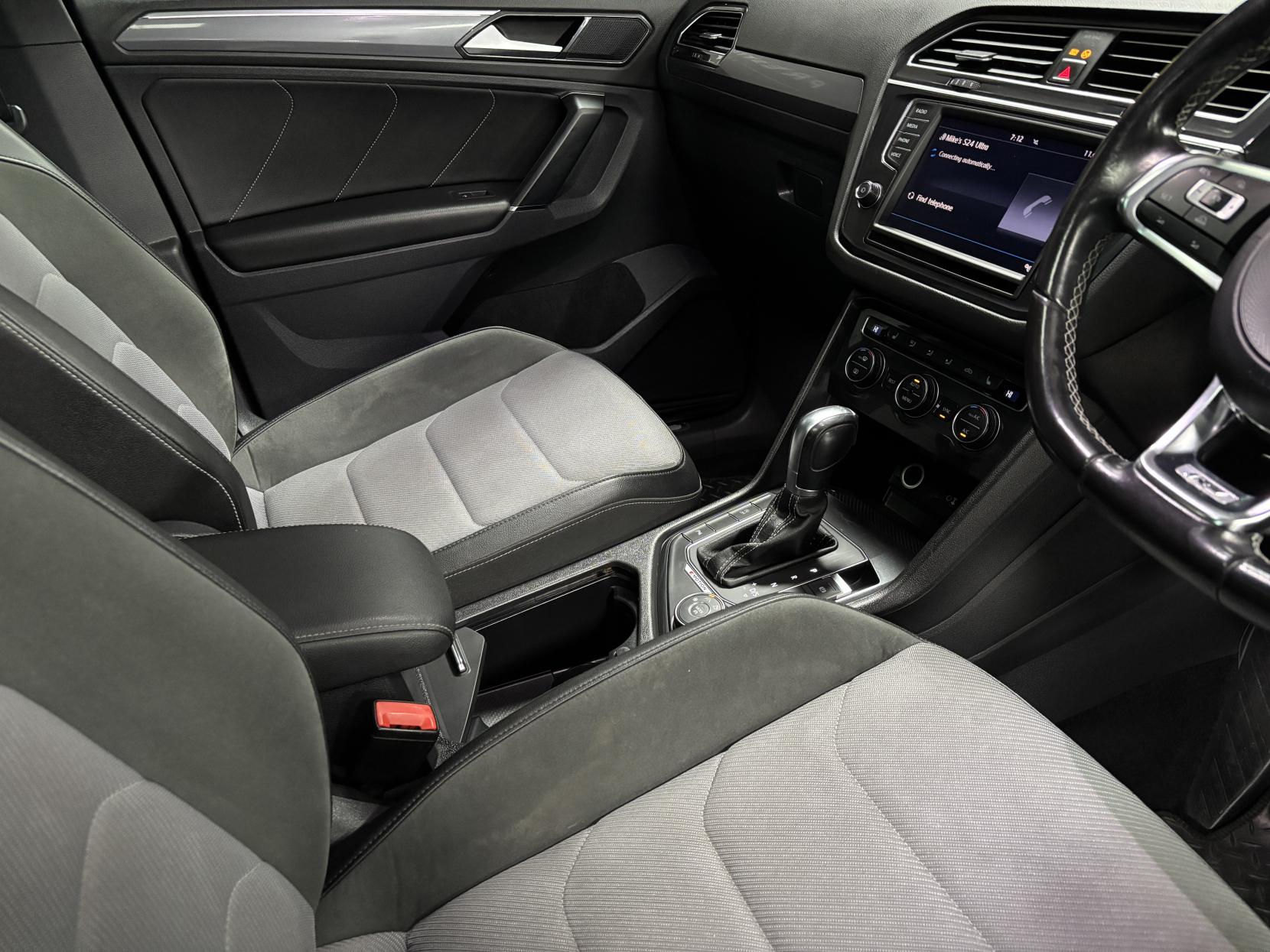 Volkswagen Tiguan 2.0 TDI BlueMotion Tech R-Line SUV 5dr Diesel DSG 4Motion Euro 6 (s/s) (150 ps)