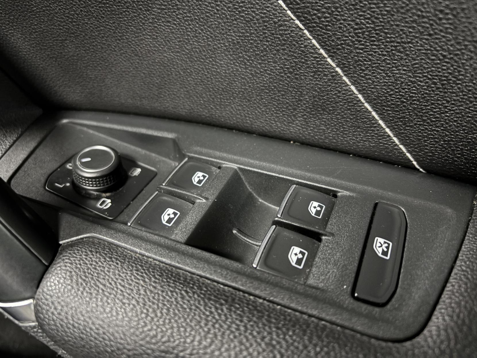 Volkswagen Tiguan 2.0 TDI BlueMotion Tech R-Line SUV 5dr Diesel DSG 4Motion Euro 6 (s/s) (150 ps)