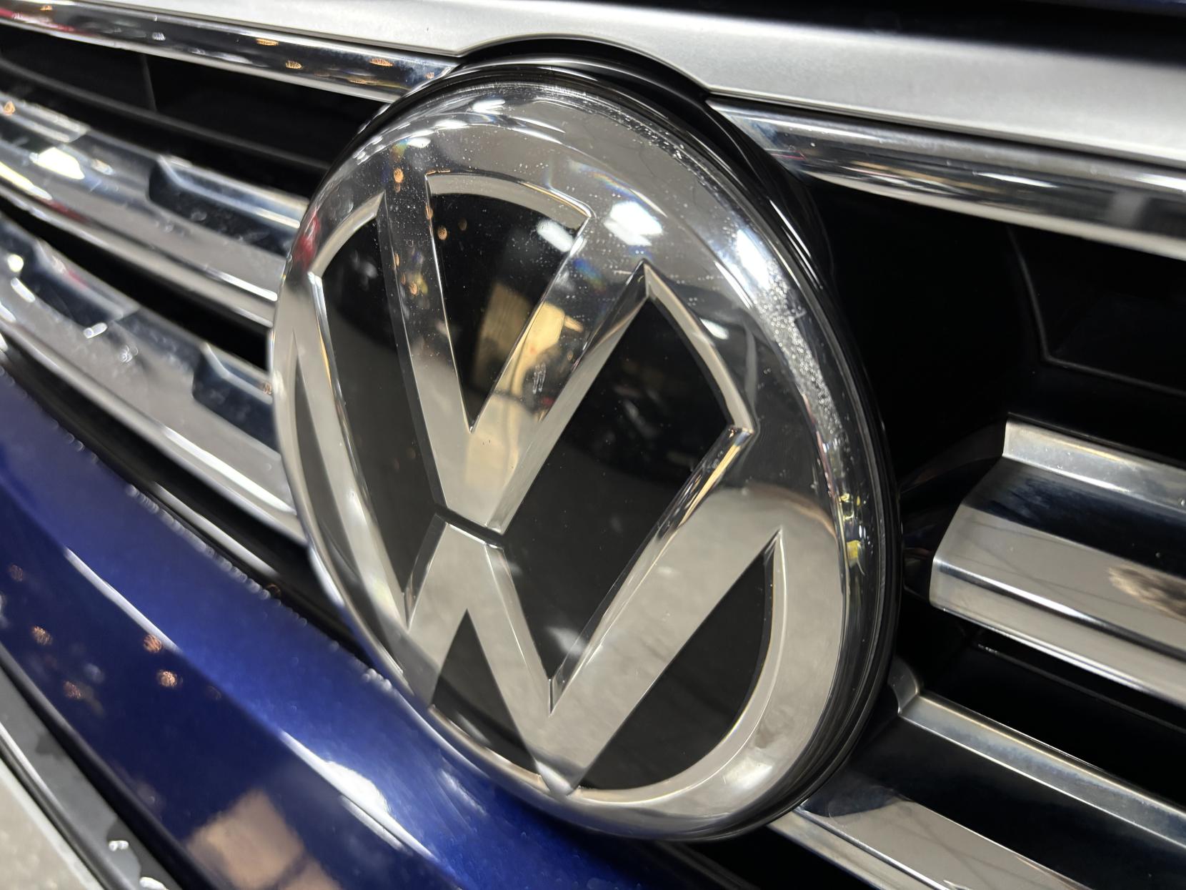 Volkswagen Tiguan 2.0 TDI BlueMotion Tech R-Line SUV 5dr Diesel DSG 4Motion Euro 6 (s/s) (150 ps)