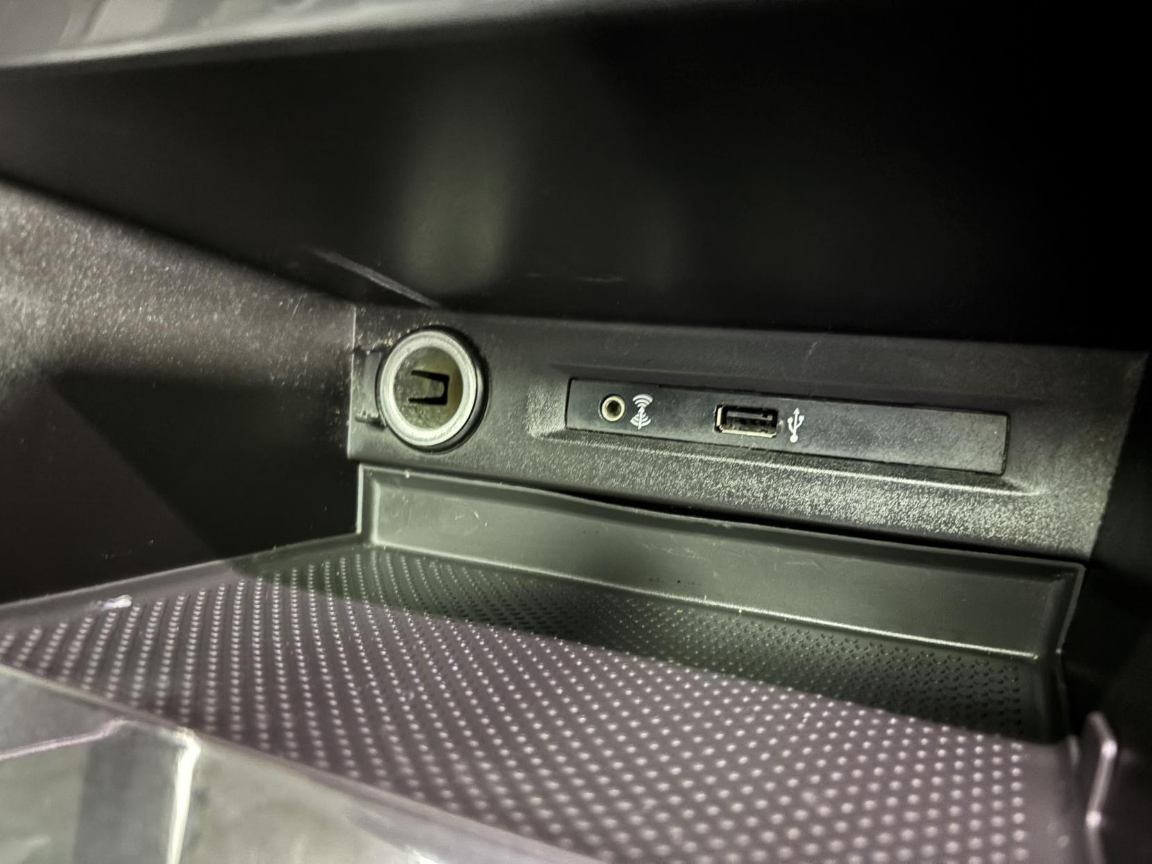 Volkswagen Tiguan 2.0 TDI BlueMotion Tech R-Line SUV 5dr Diesel DSG 4Motion Euro 6 (s/s) (150 ps)