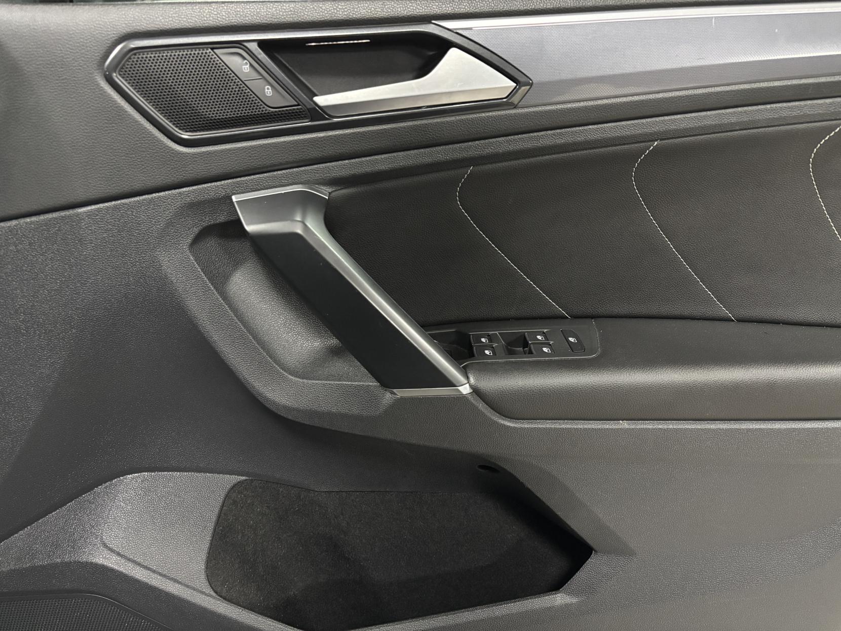 Volkswagen Tiguan 2.0 TDI BlueMotion Tech R-Line SUV 5dr Diesel DSG 4Motion Euro 6 (s/s) (150 ps)