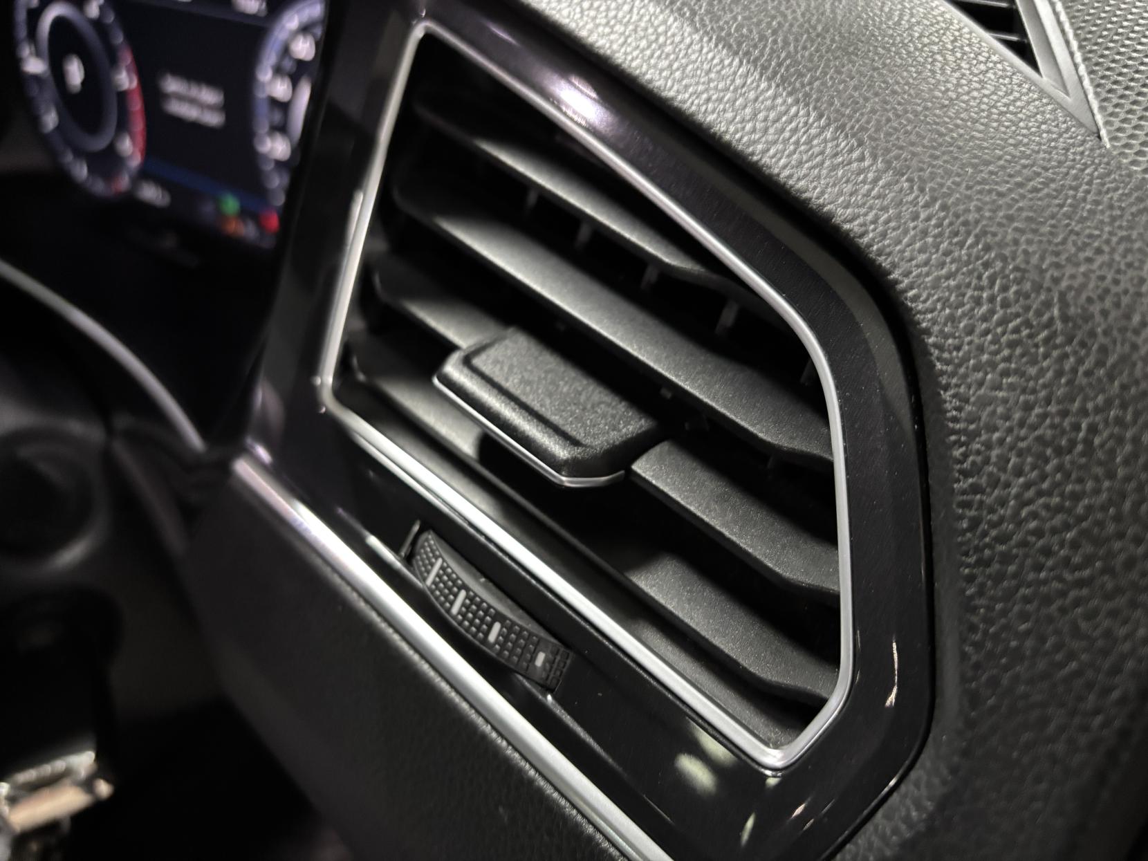 Volkswagen Tiguan 2.0 TDI BlueMotion Tech R-Line SUV 5dr Diesel DSG 4Motion Euro 6 (s/s) (150 ps)