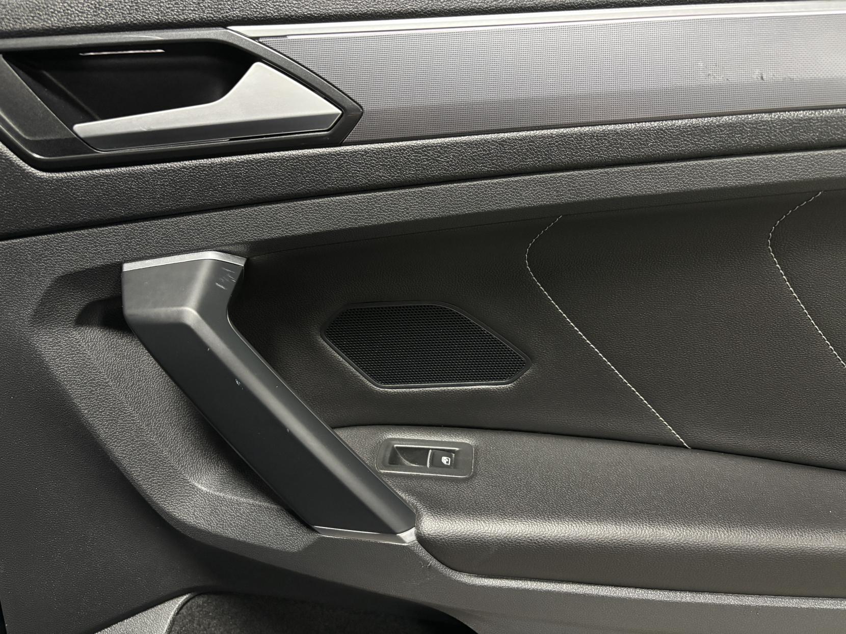 Volkswagen Tiguan 2.0 TDI BlueMotion Tech R-Line SUV 5dr Diesel DSG 4Motion Euro 6 (s/s) (150 ps)