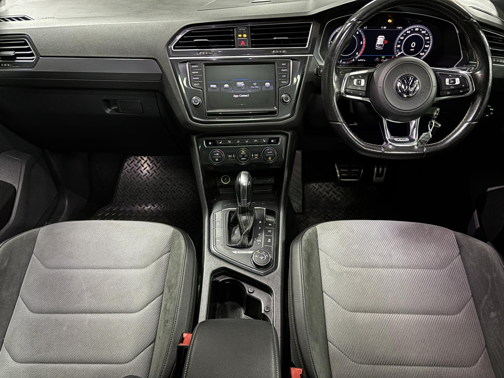 Volkswagen Tiguan 2.0 TDI BlueMotion Tech R-Line SUV 5dr Diesel DSG 4Motion Euro 6 (s/s) (150 ps)