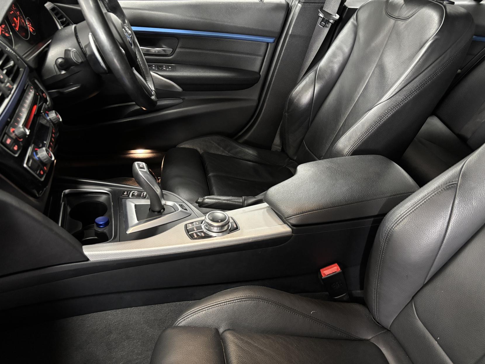 BMW 3 Series 2.0 330e 7.6kWh M Sport Saloon 4dr Petrol Plug-in Hybrid Auto Euro 6 (s/s) (252 ps)