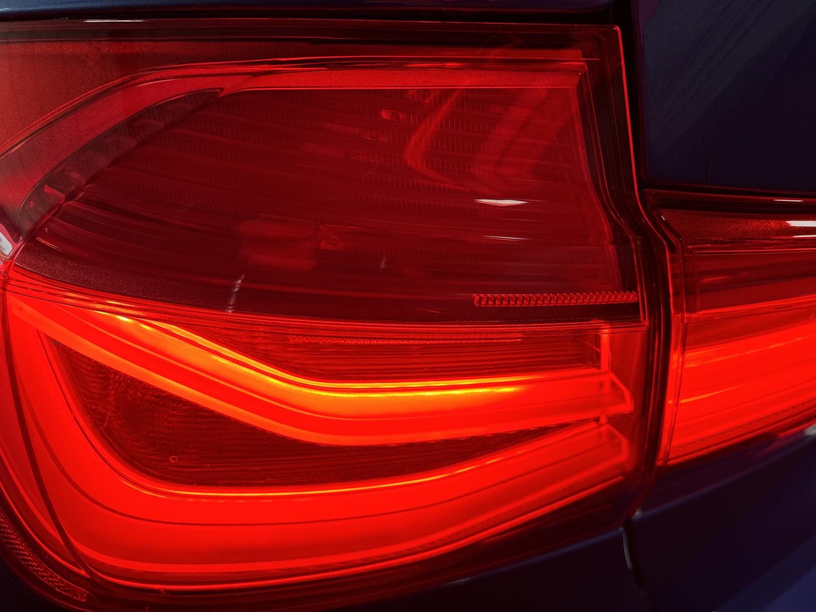 BMW 3 Series 2.0 330e 7.6kWh M Sport Saloon 4dr Petrol Plug-in Hybrid Auto Euro 6 (s/s) (252 ps)