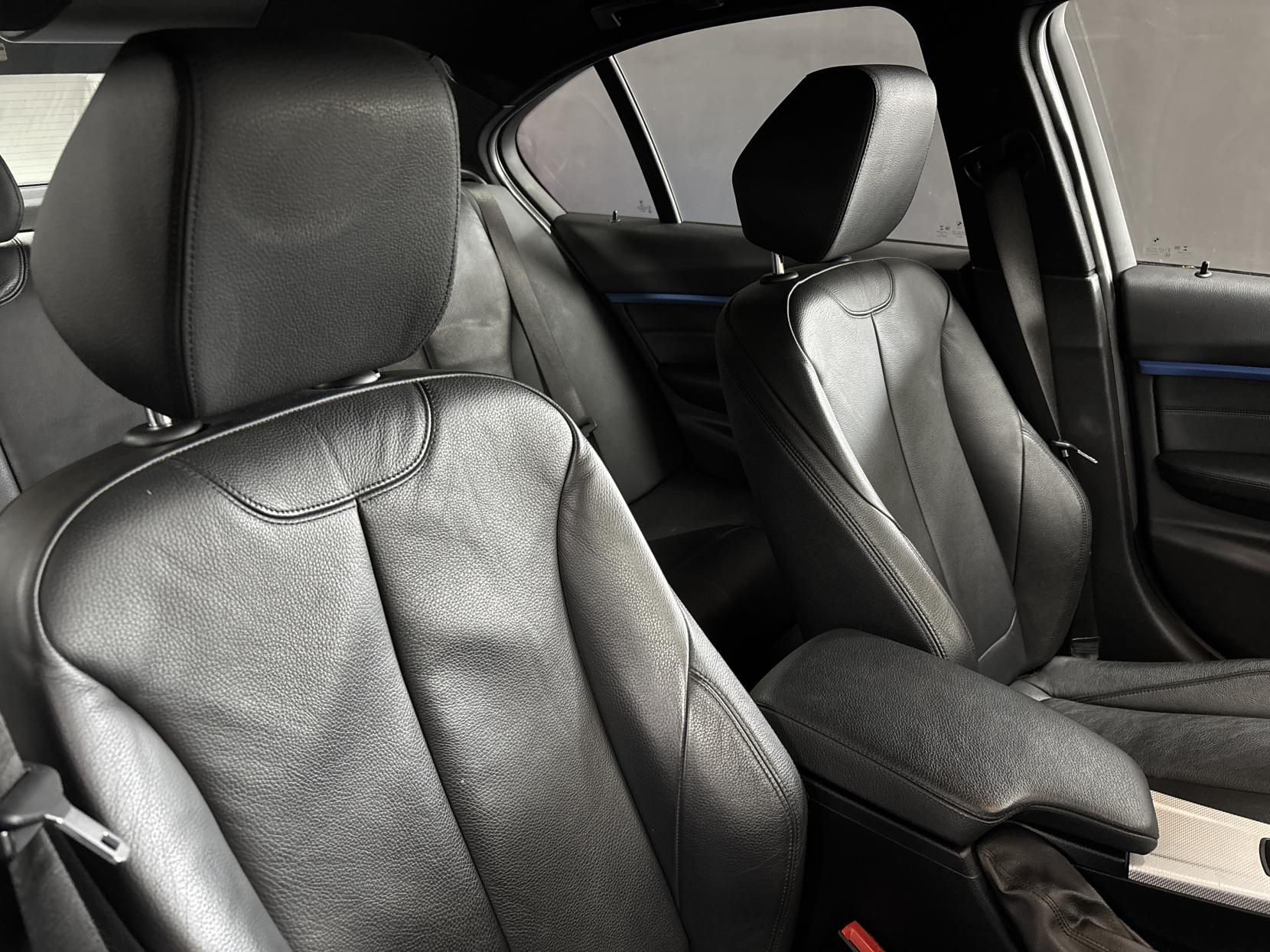 BMW 3 Series 2.0 330e 7.6kWh M Sport Saloon 4dr Petrol Plug-in Hybrid Auto Euro 6 (s/s) (252 ps)