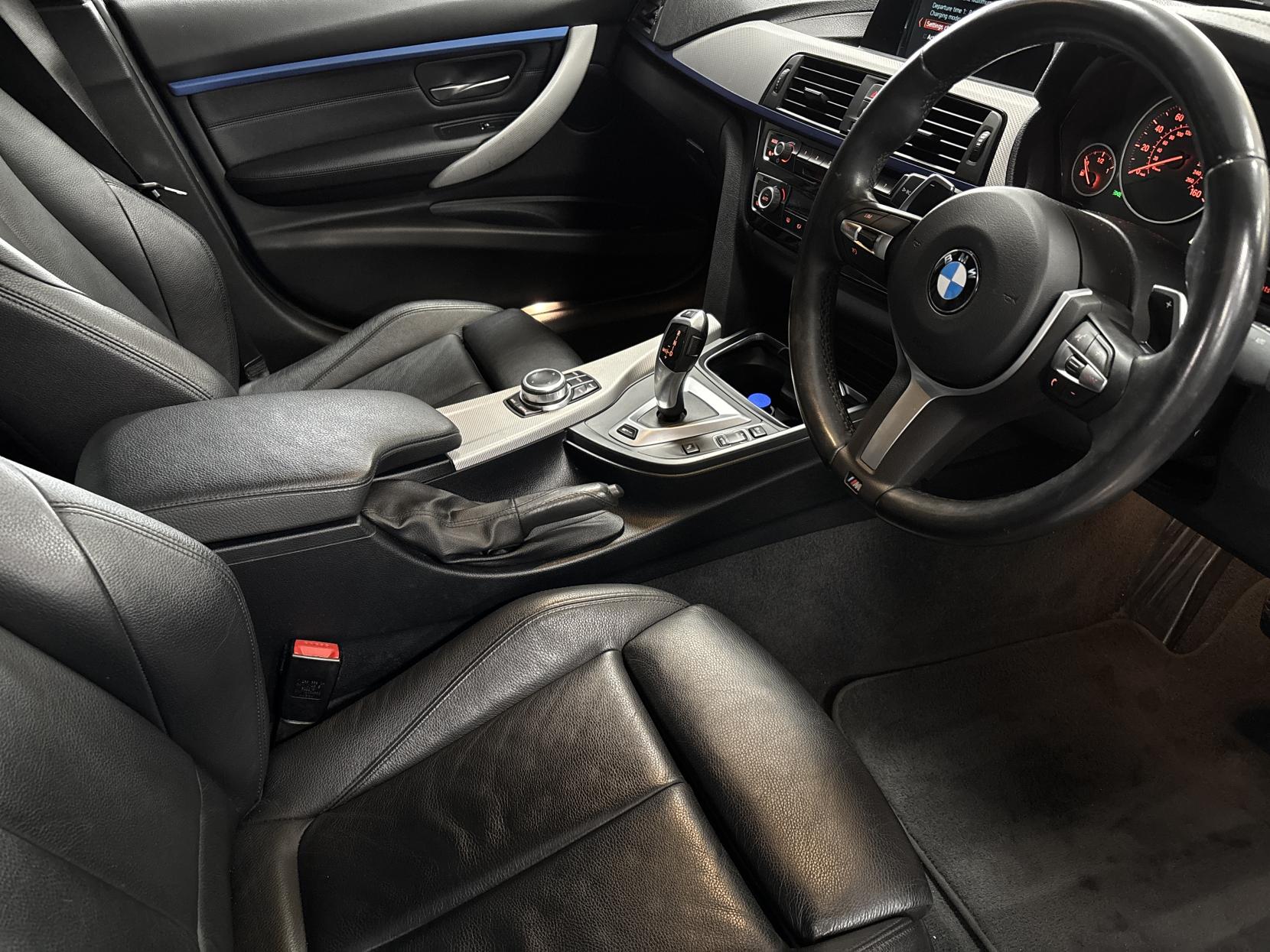 BMW 3 Series 2.0 330e 7.6kWh M Sport Saloon 4dr Petrol Plug-in Hybrid Auto Euro 6 (s/s) (252 ps)