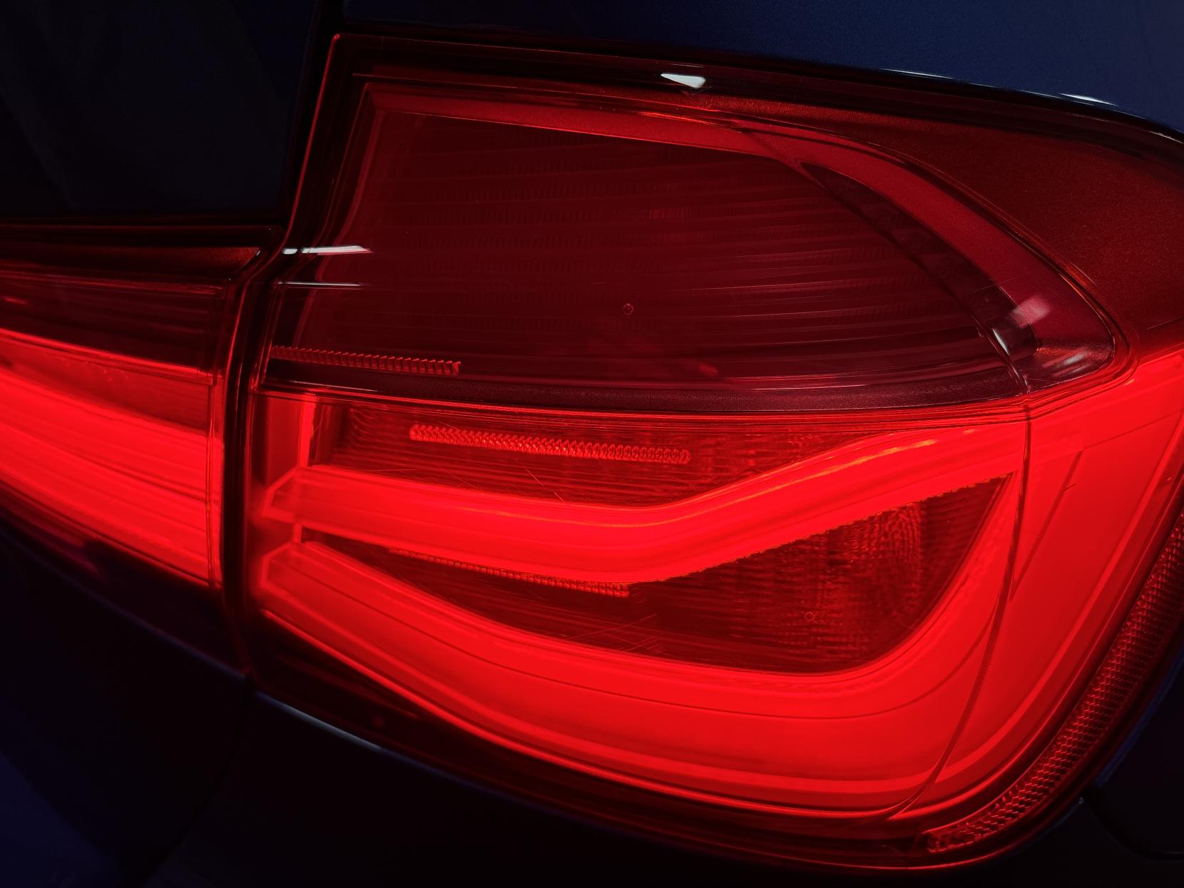 BMW 3 Series 2.0 330e 7.6kWh M Sport Saloon 4dr Petrol Plug-in Hybrid Auto Euro 6 (s/s) (252 ps)