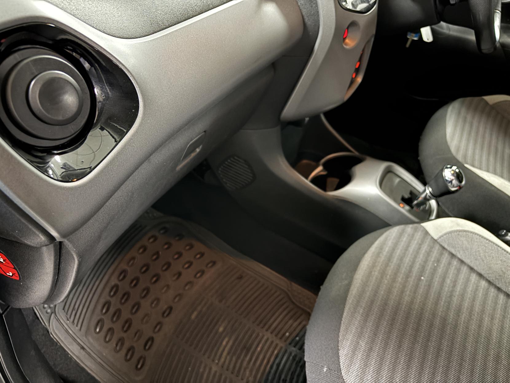 Toyota AYGO 1.0 VVT-i x-trend Funroof 5dr Petrol x-shift Euro 6 (71 ps)