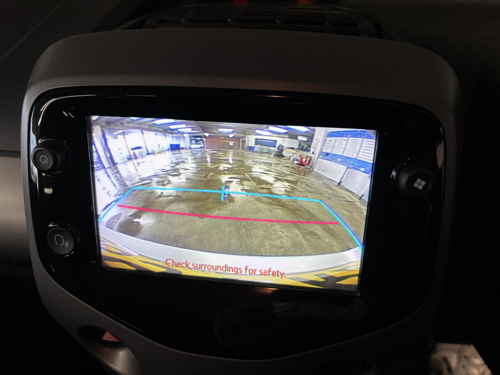 Toyota AYGO 1.0 VVT-i x-trend Funroof 5dr Petrol x-shift Euro 6 (71 ps)