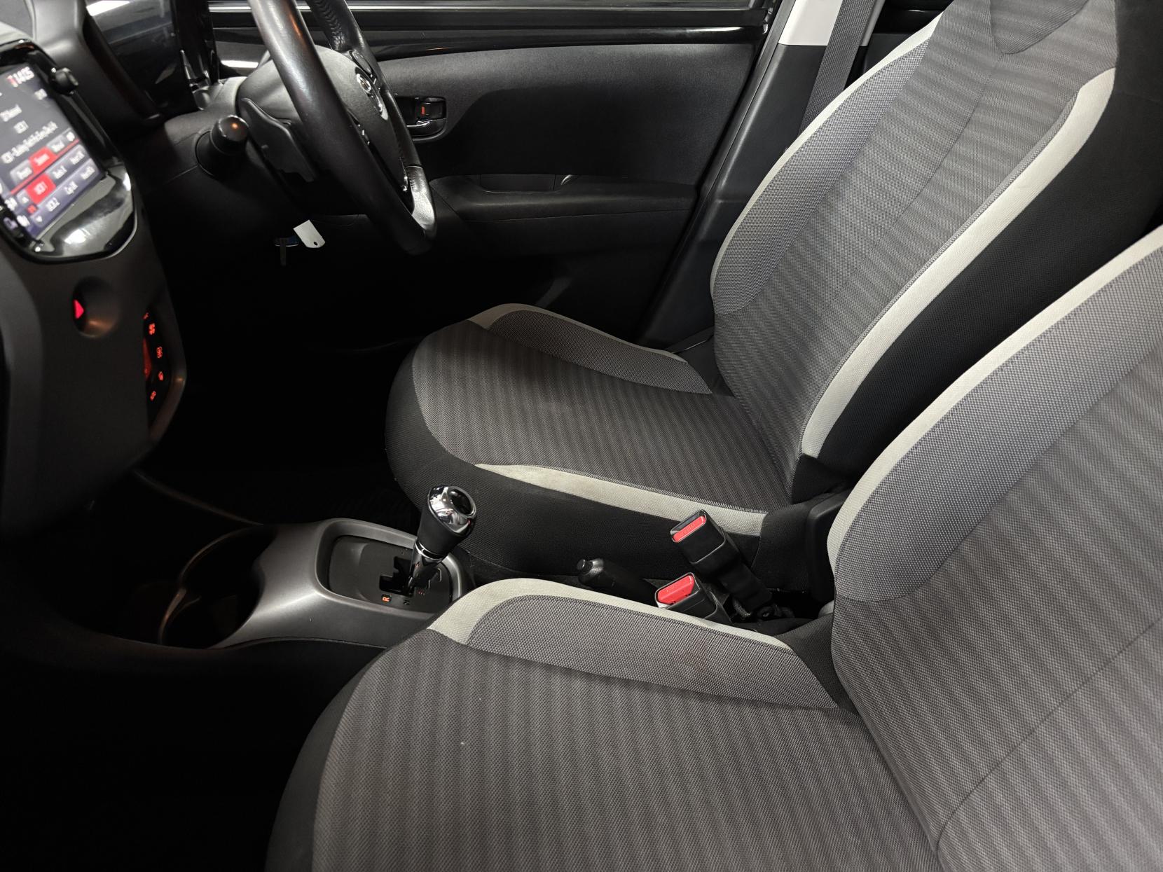 Toyota AYGO 1.0 VVT-i x-trend Funroof 5dr Petrol x-shift Euro 6 (71 ps)