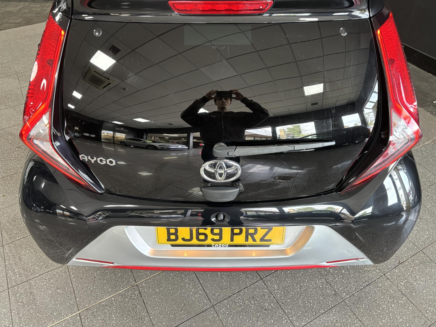 Toyota AYGO 1.0 VVT-i x-trend Funroof 5dr Petrol x-shift Euro 6 (71 ps)